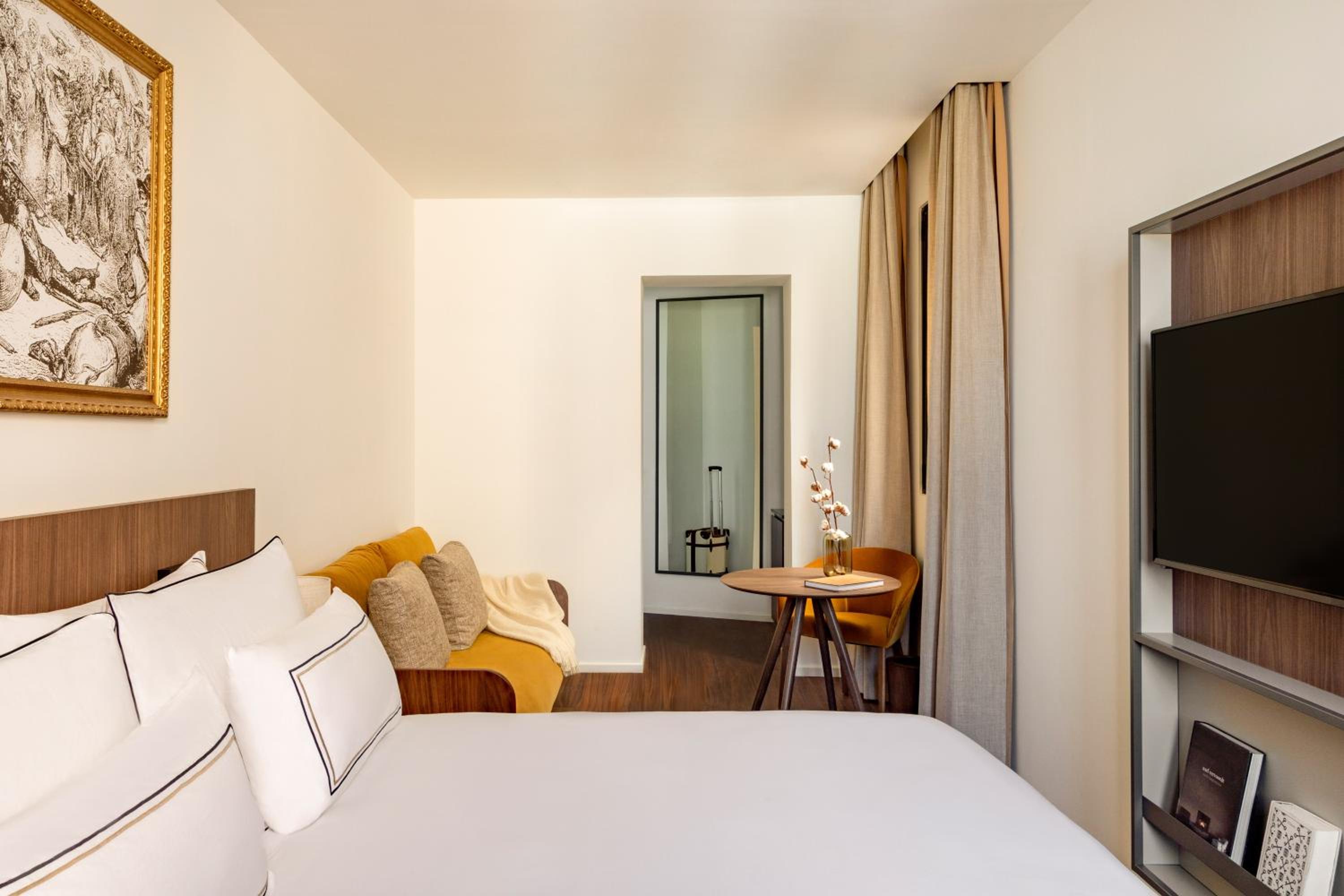 Superior Connecting Triple Room - Photo 9