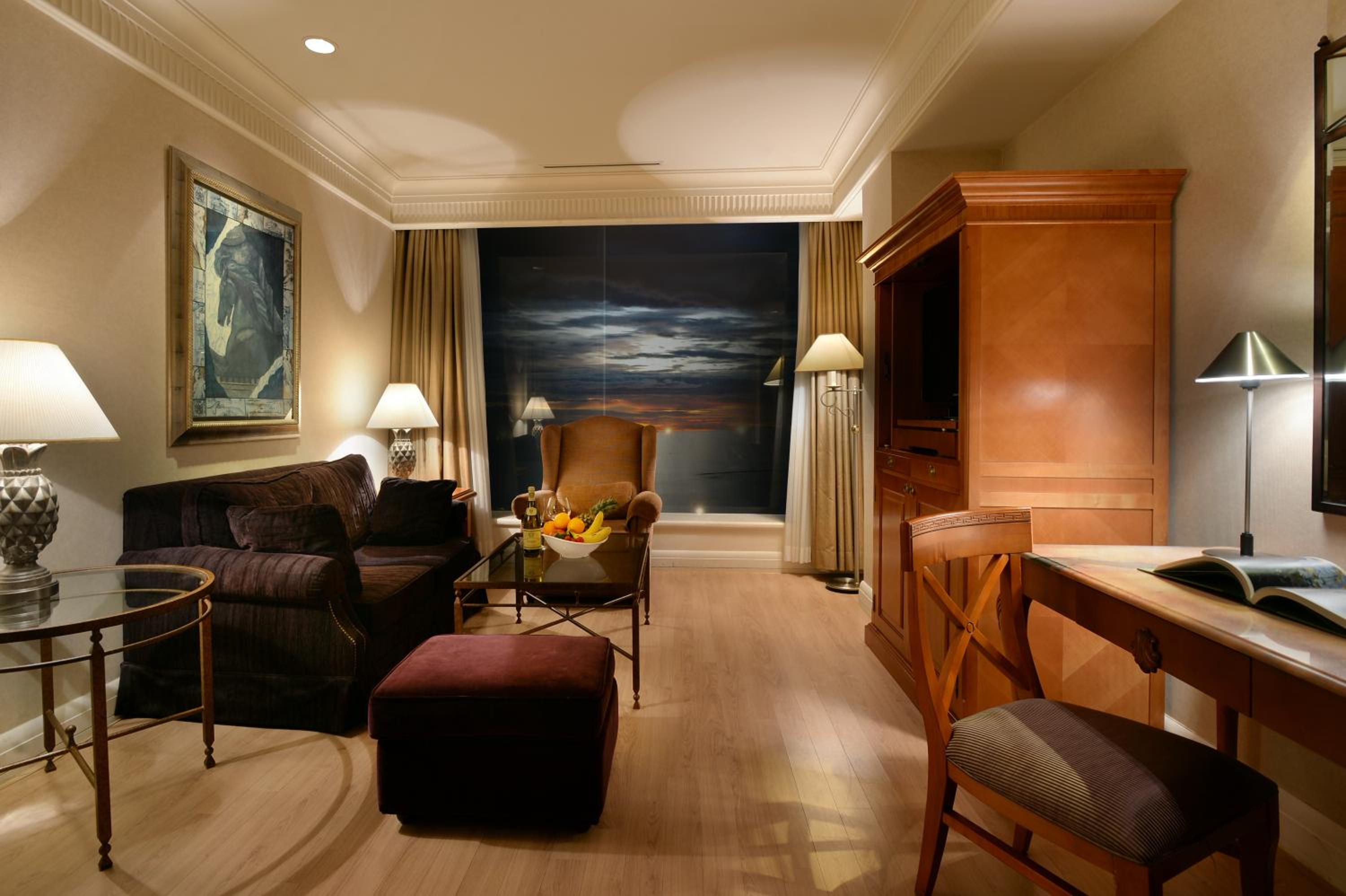 Halla Suite City View - Photo 2