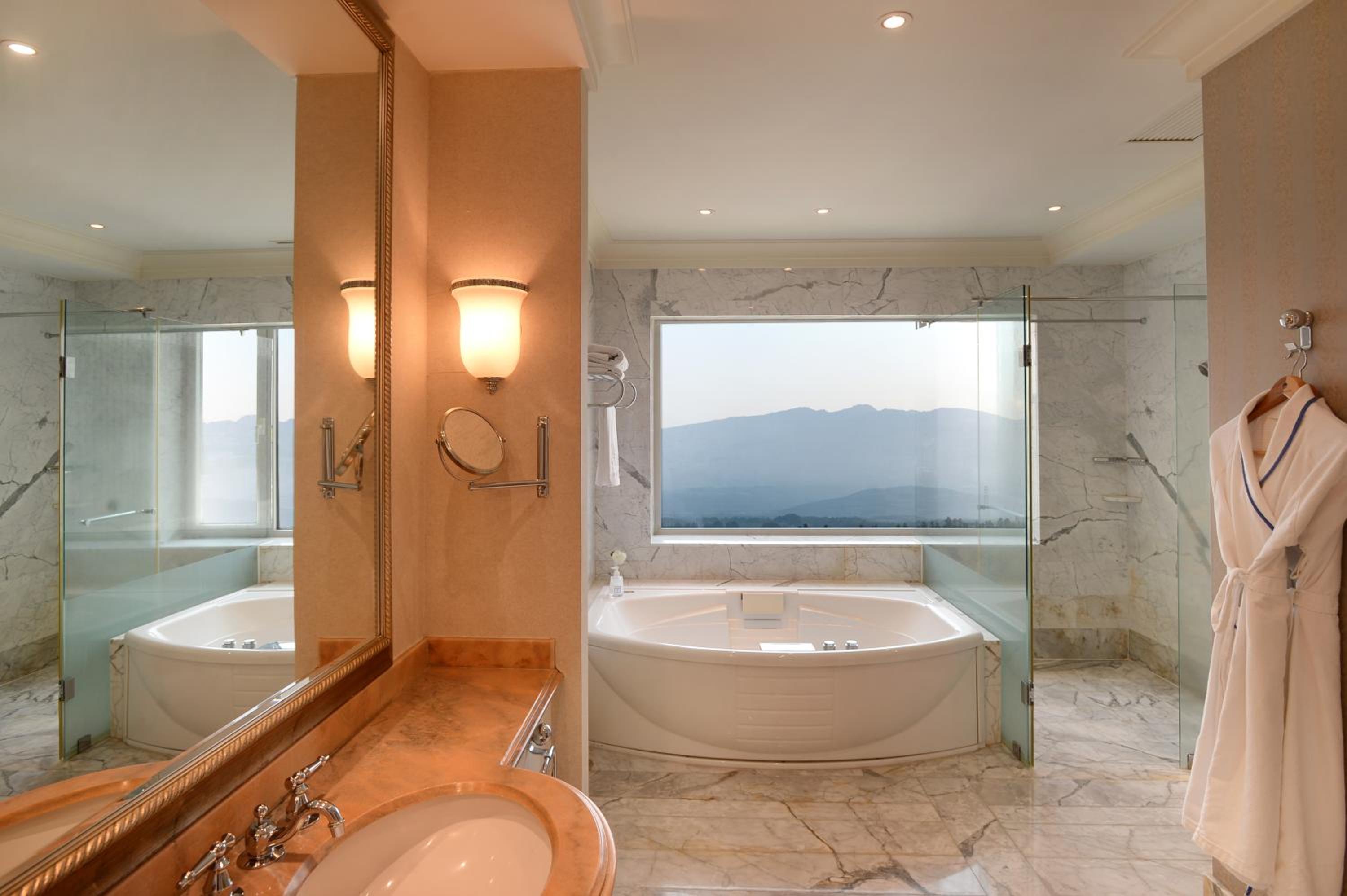 Halla Suite City View - Photo 3