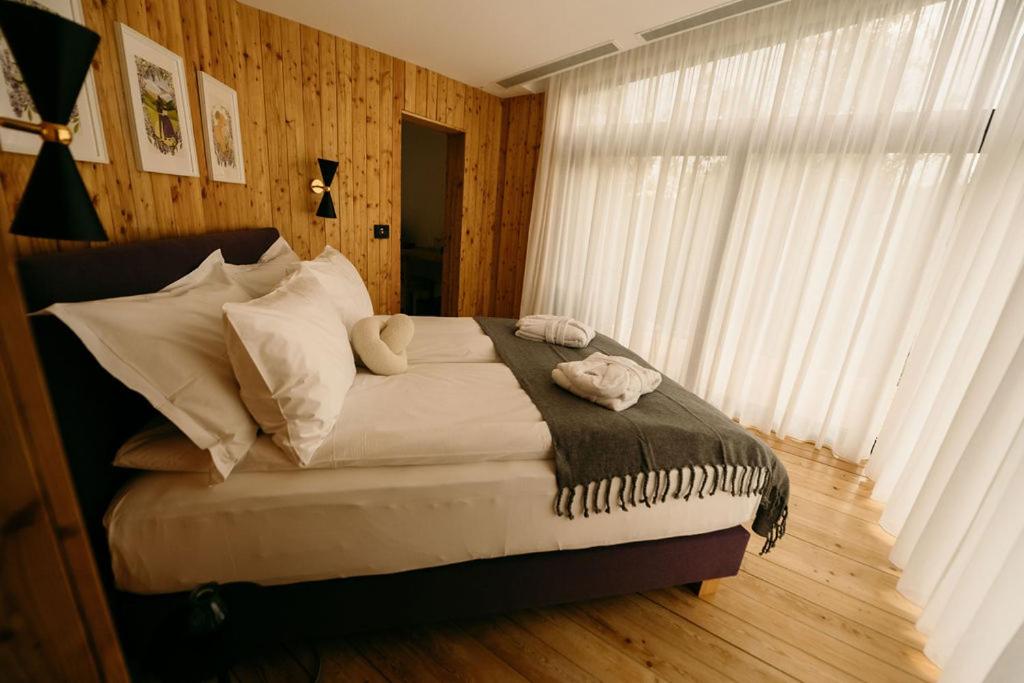 Deluxe Bungalow