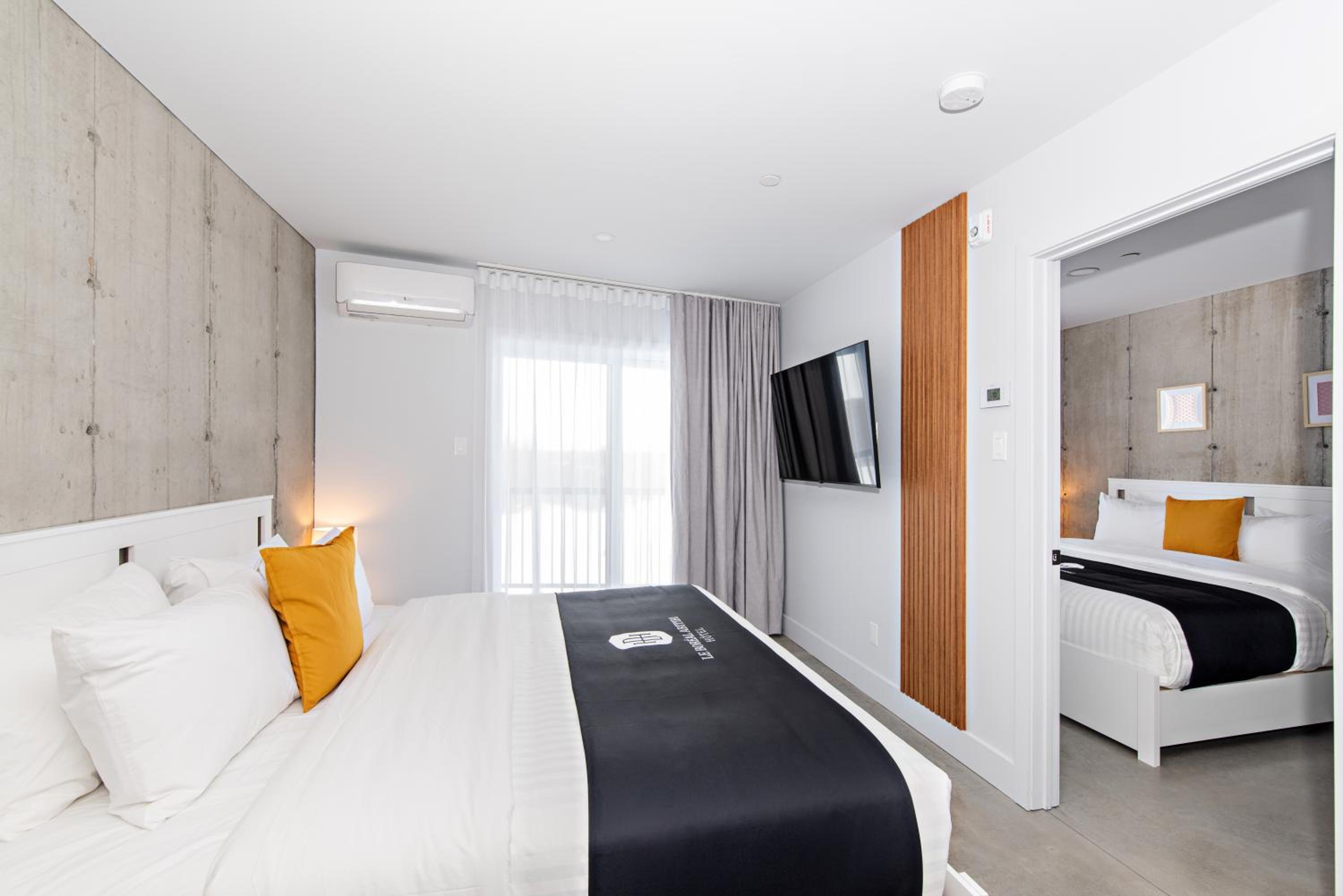 One-Bedroom Suite photo 1