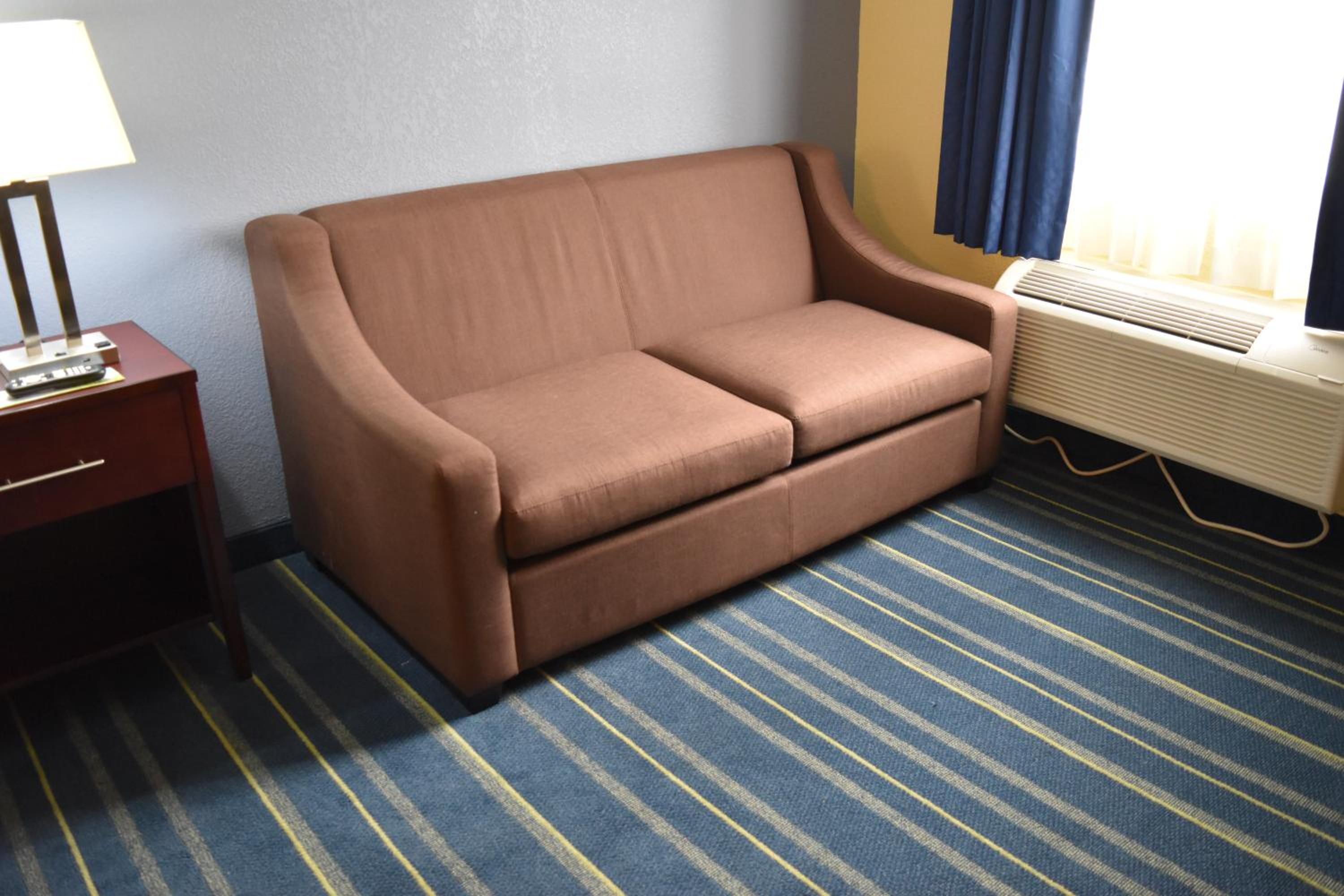 King Room - Non-Smoking photo 2