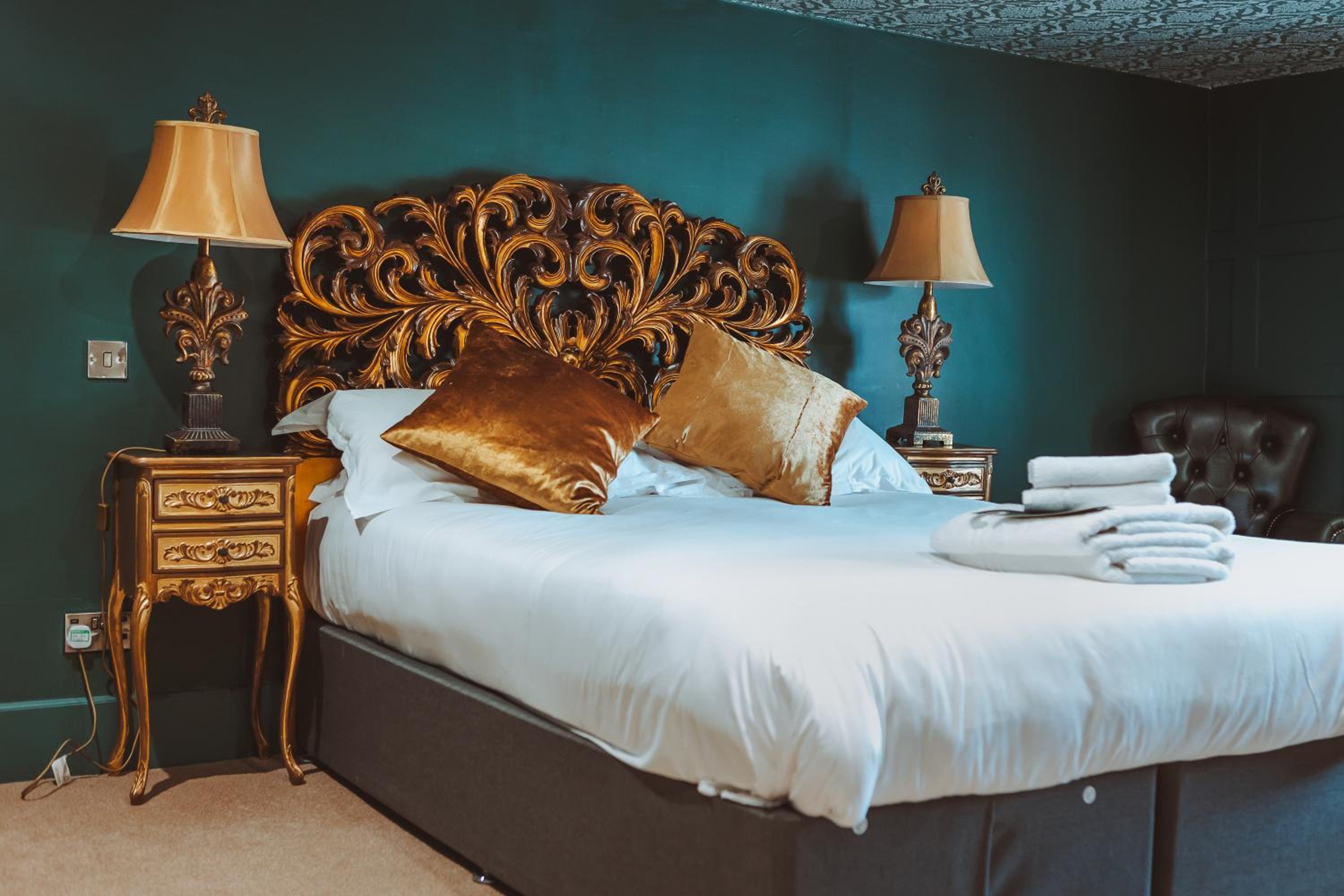 Deluxe King Room - Photo 5