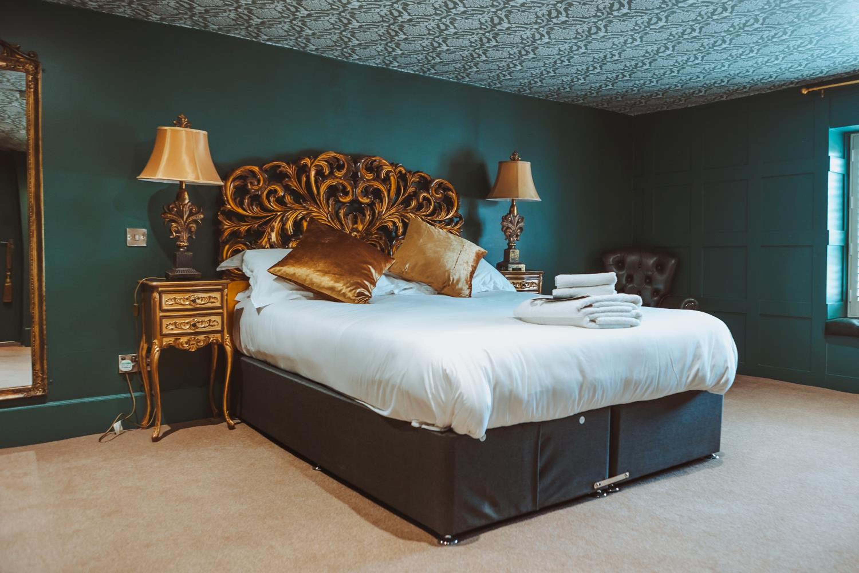 Deluxe King Room - Photo 6