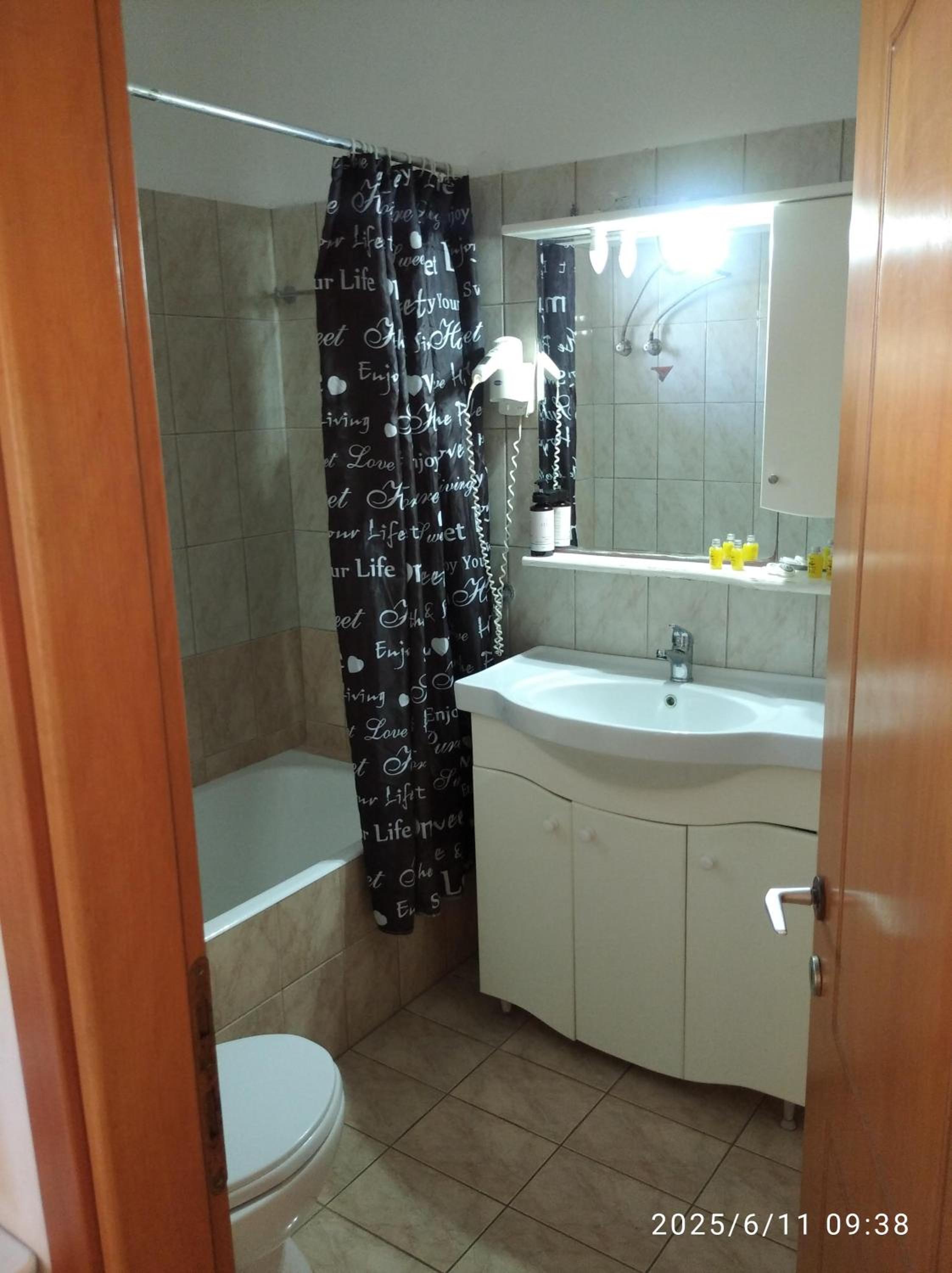 Two-Bedroom Deluxe Apartment with Balcony