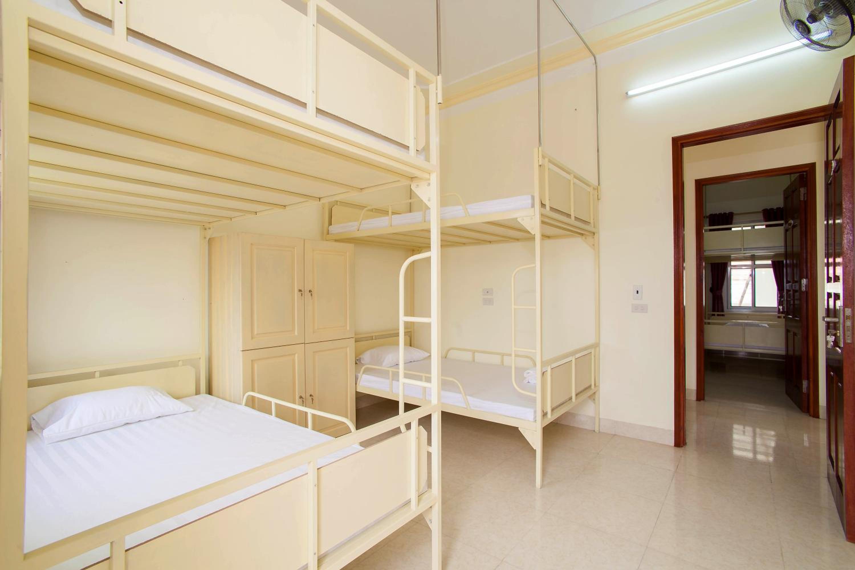 Single Bed In Mixed Dormitory Room photo 3