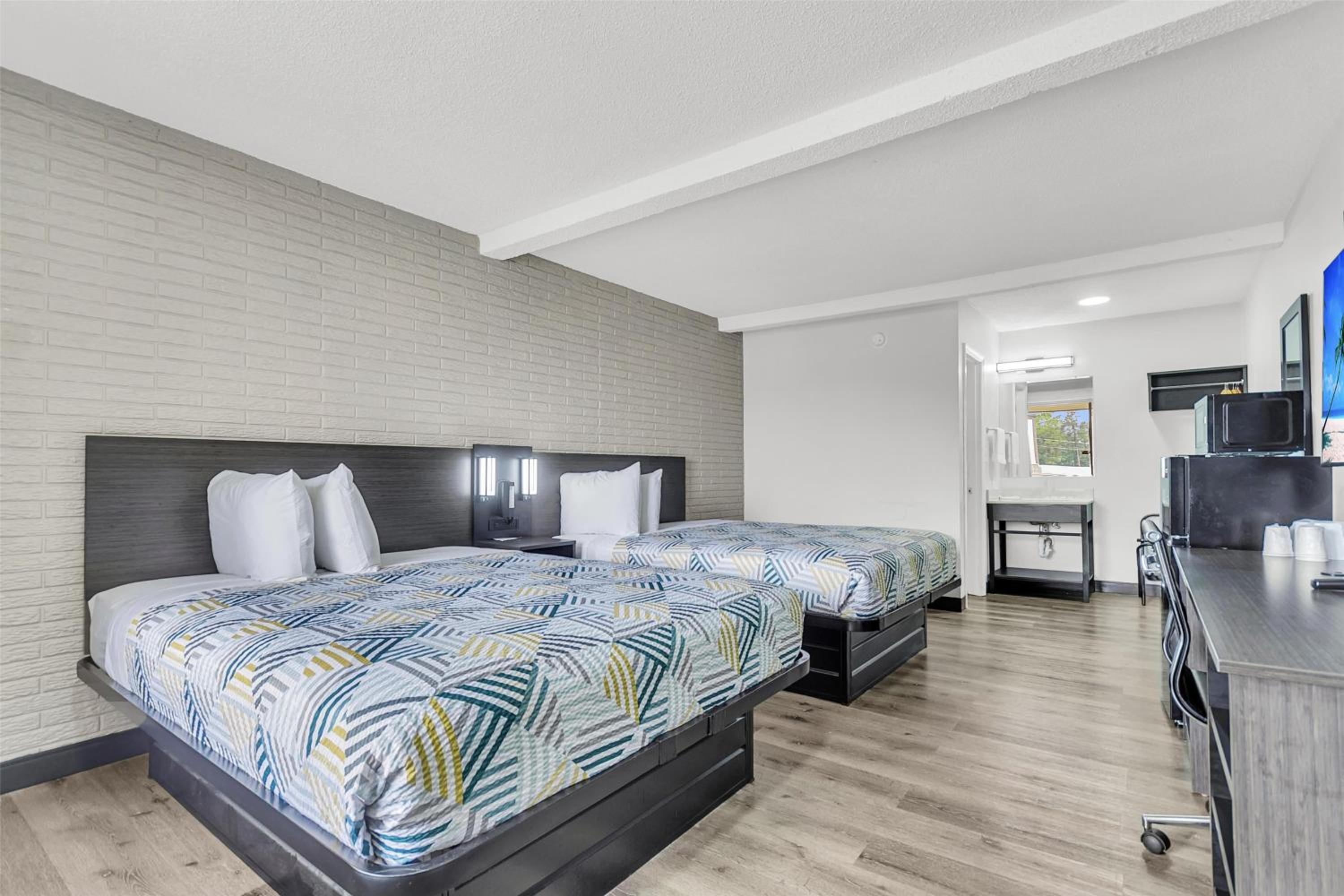 Double Room with Two Double Beds - Non-Smoking photo 1