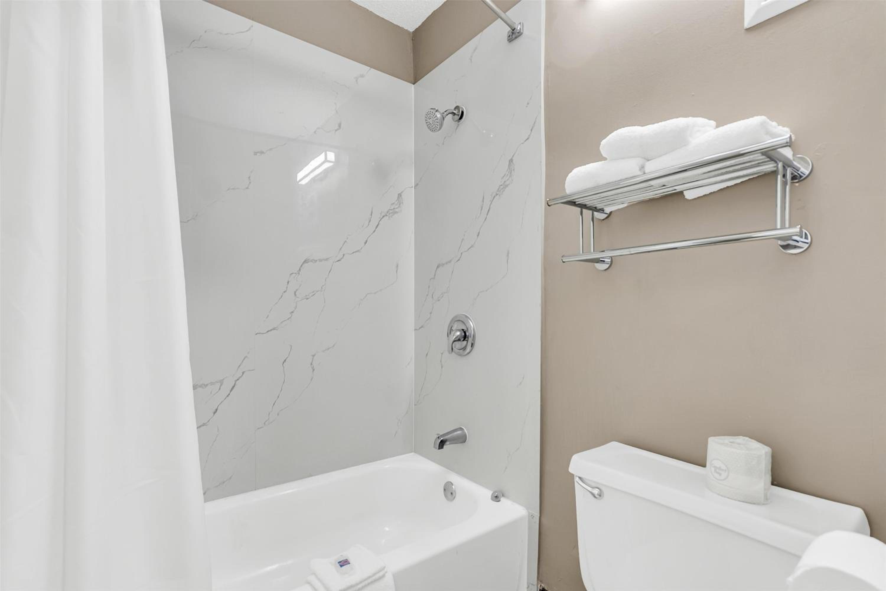 Double Room with Two Double Beds - Non-Smoking photo 2