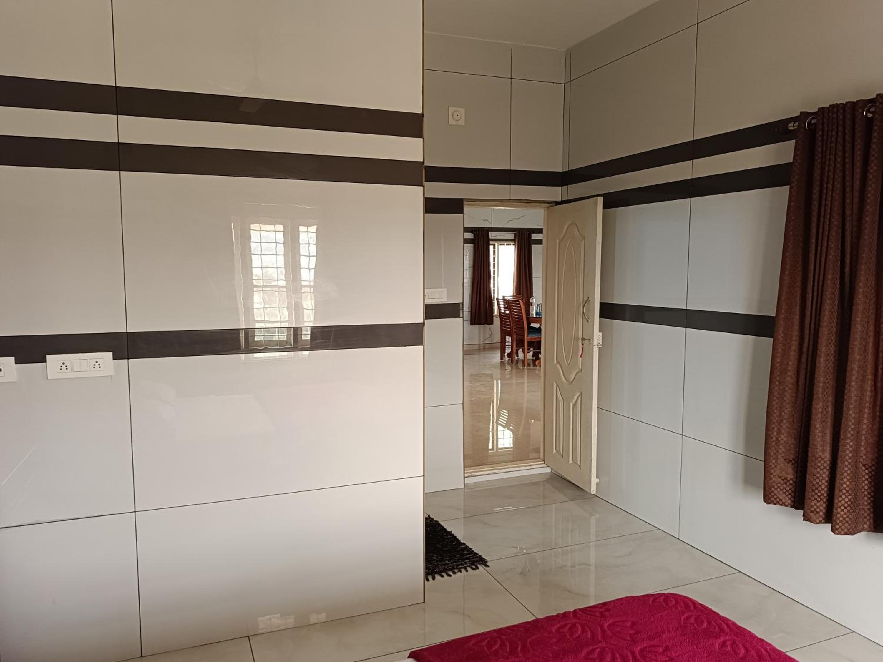 Two-Bedroom Apartment with Balcony photo 3