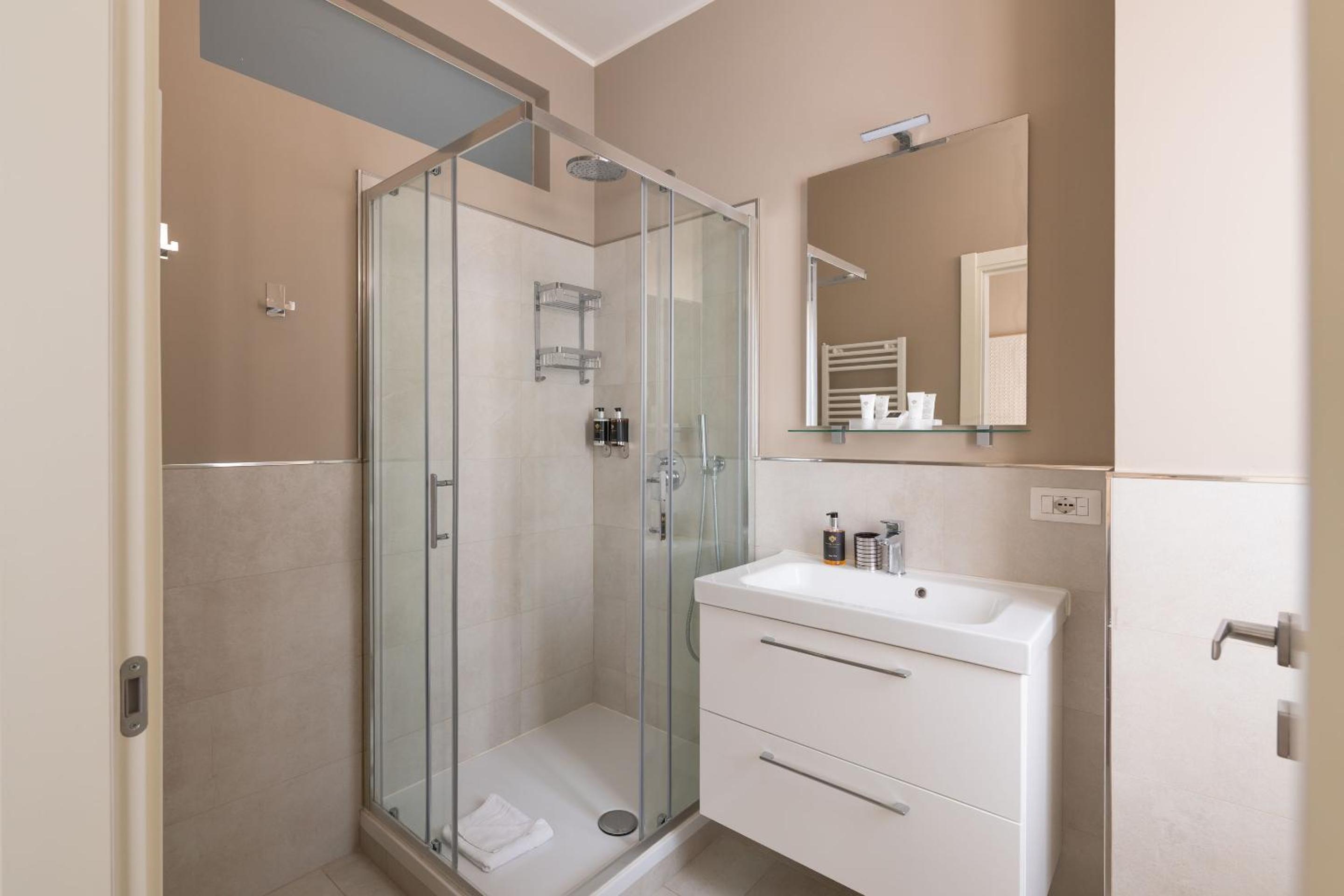 Two-Bedroom Superior Apartment - Piazza Erculea 5