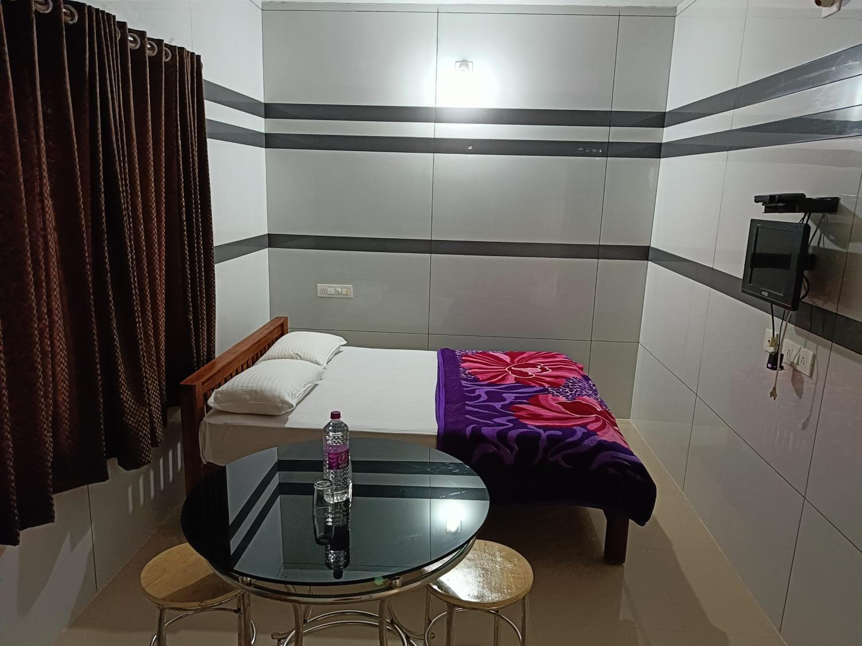 Standard Double Room photo 3