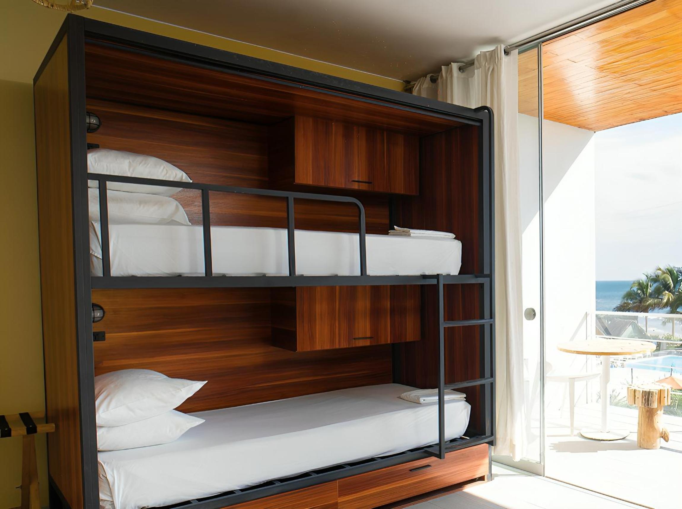 Bed in 6-Bed Female Dormitory Room photo 2