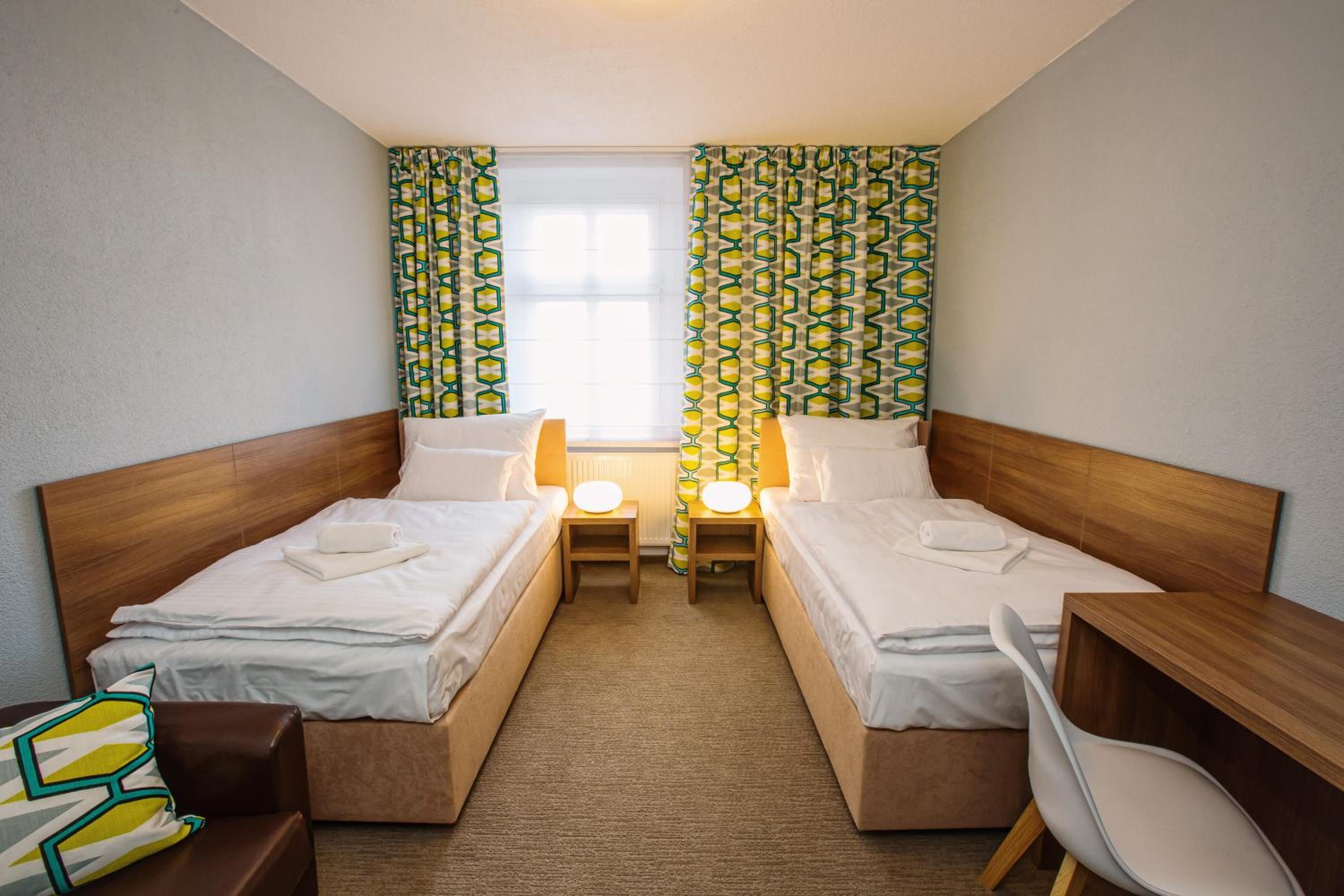 Standard Double or Twin Room - Photo 3