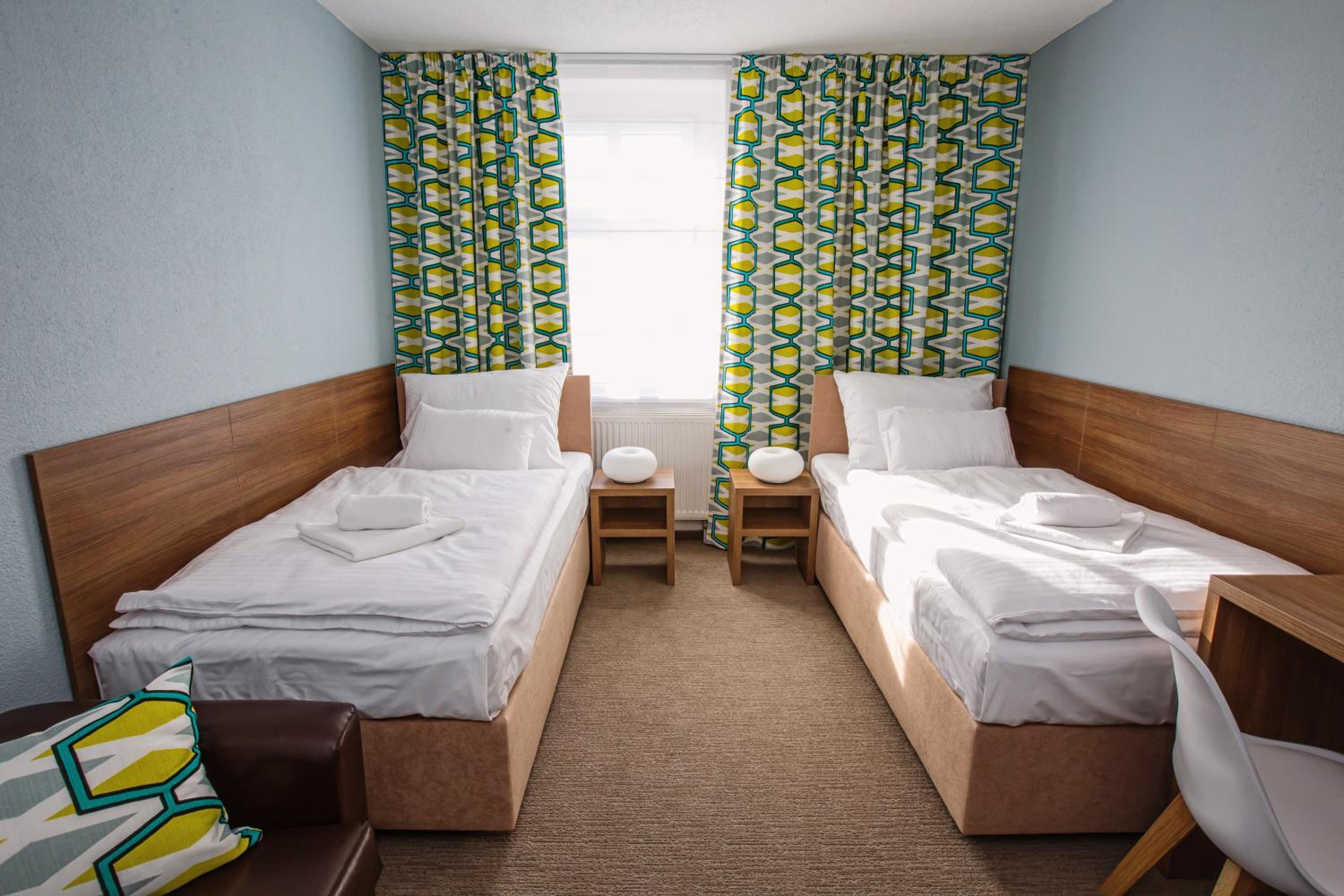 Standard Double or Twin Room - Photo 7