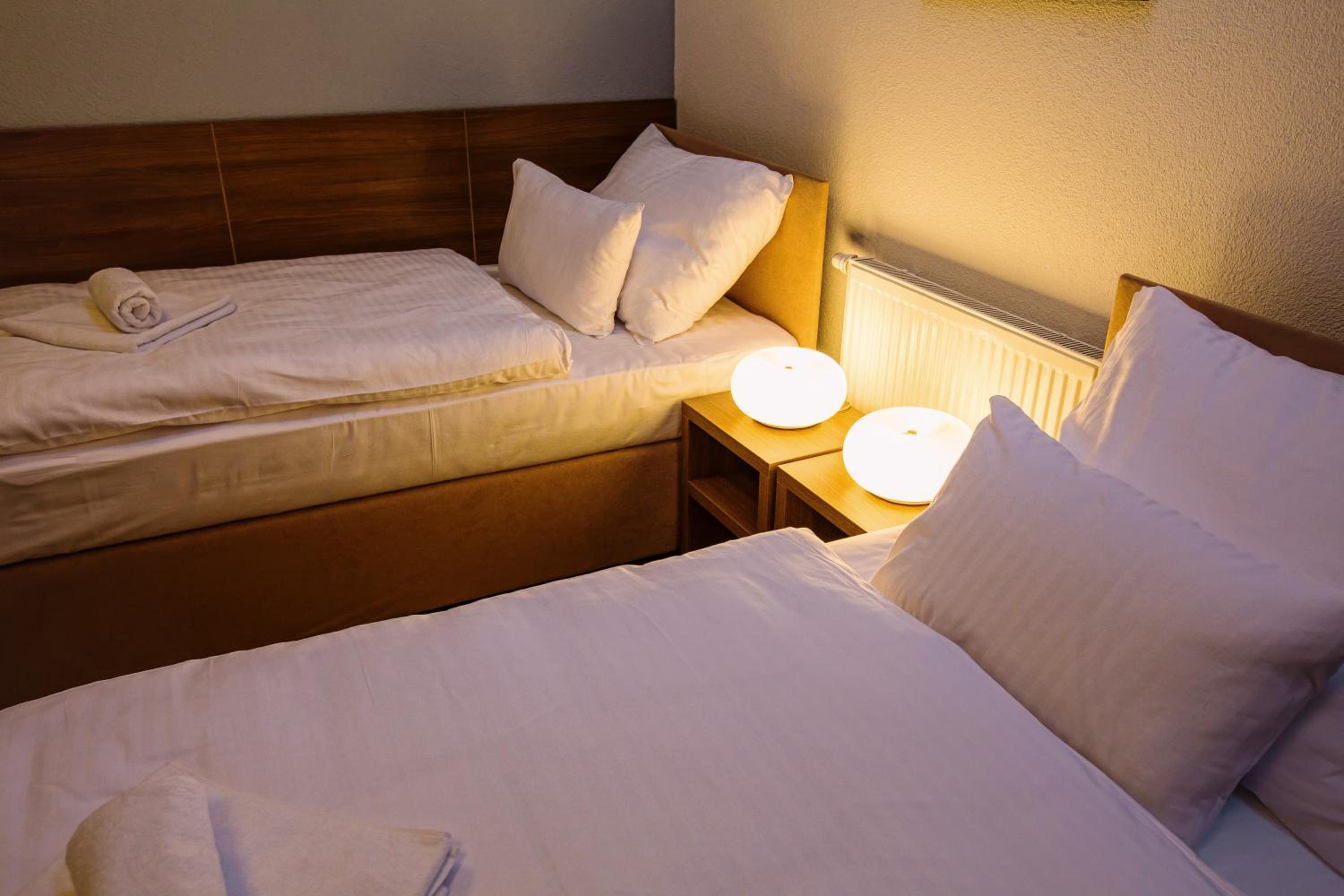 Standard Double or Twin Room - Photo 5