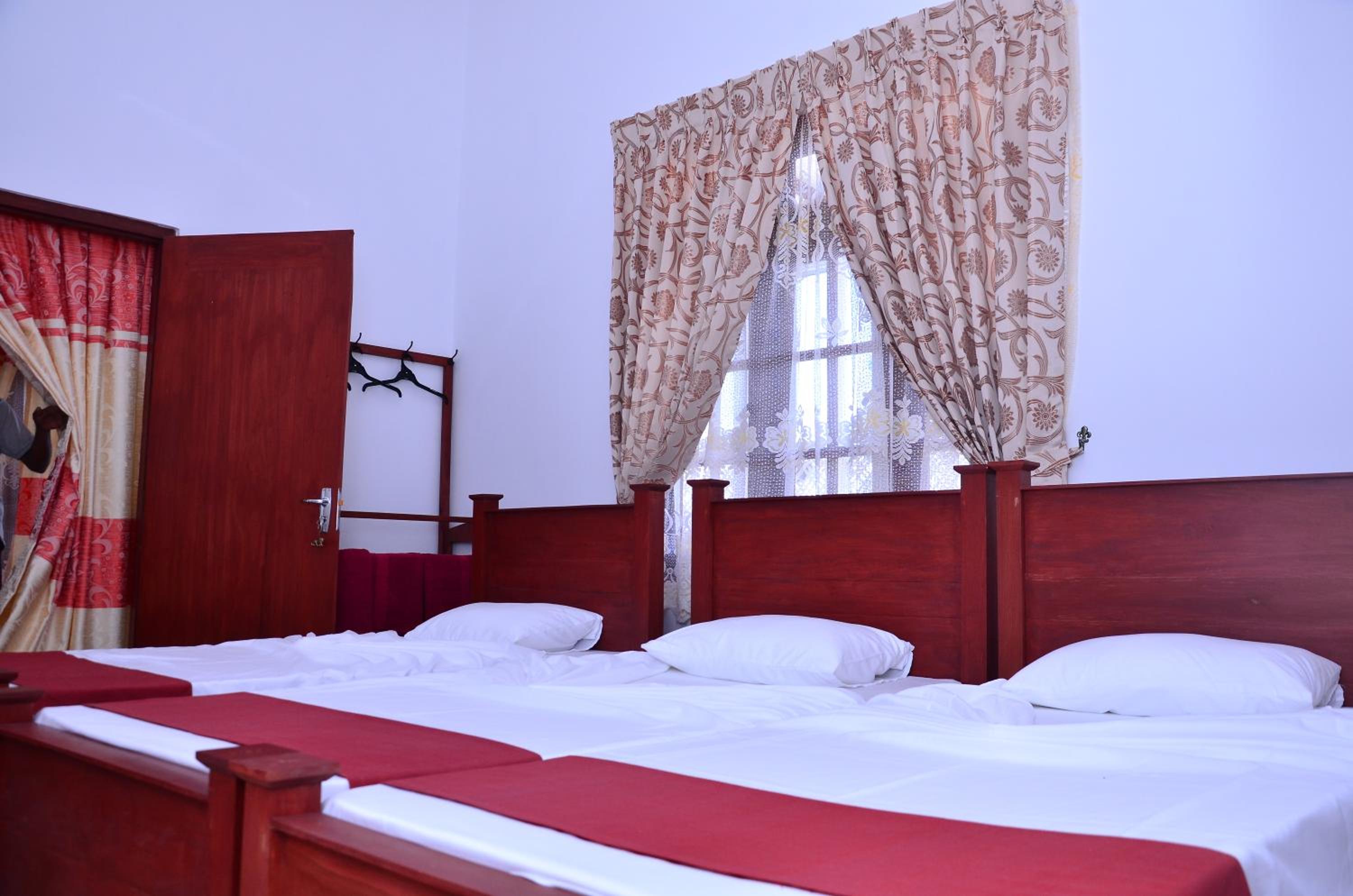 Basic Triple Room photo 1