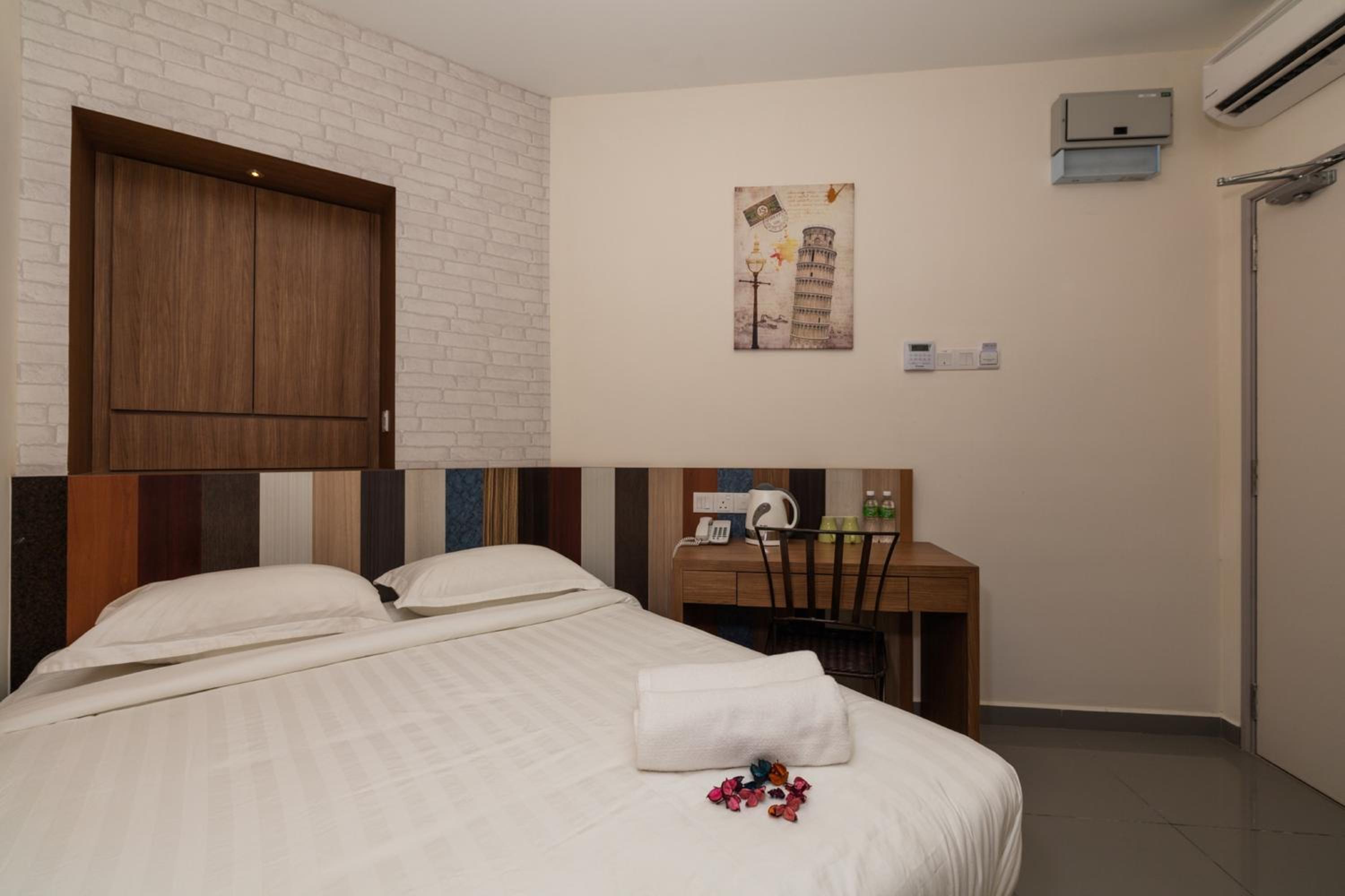 Deluxe Queen Room