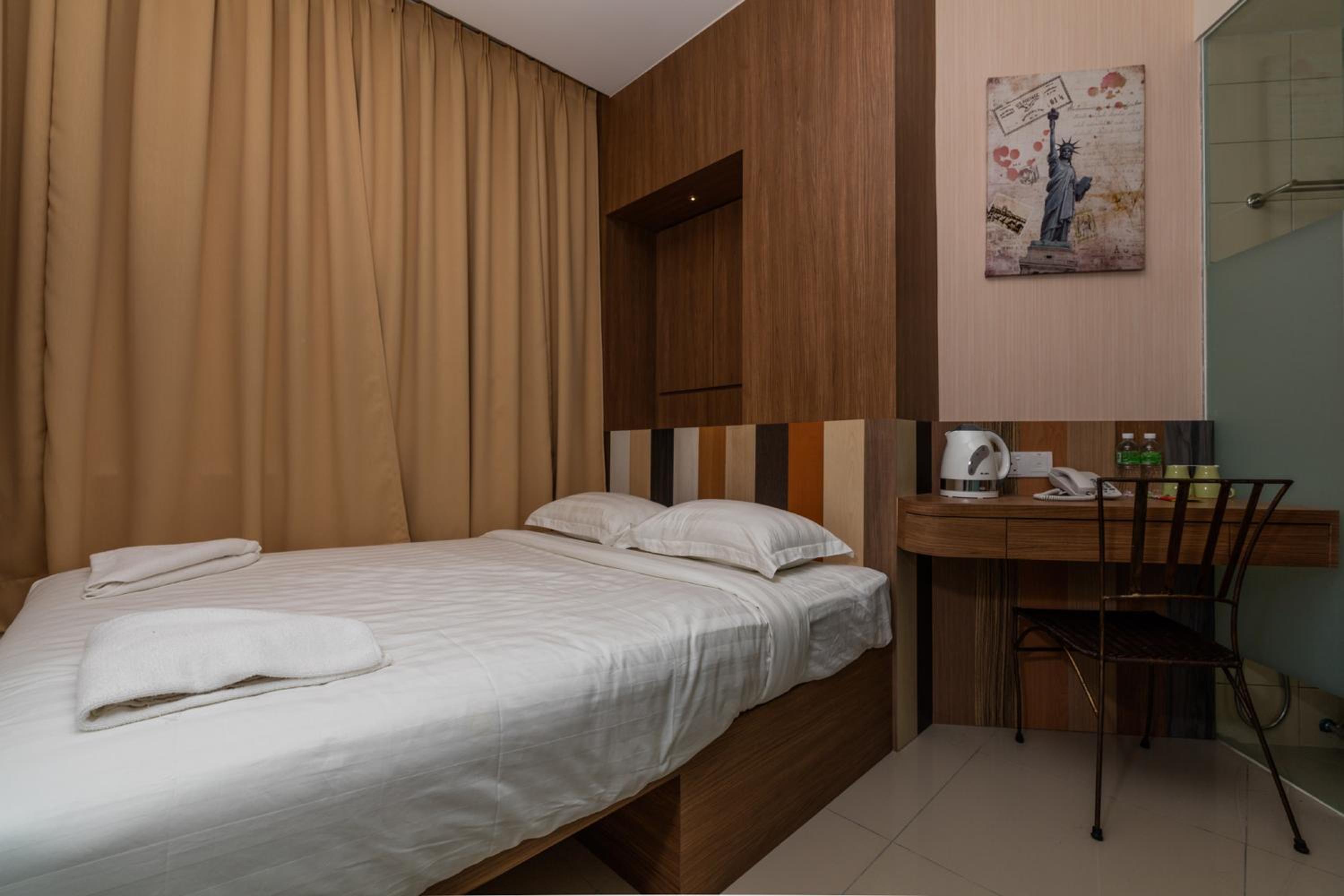 Deluxe Queen Room