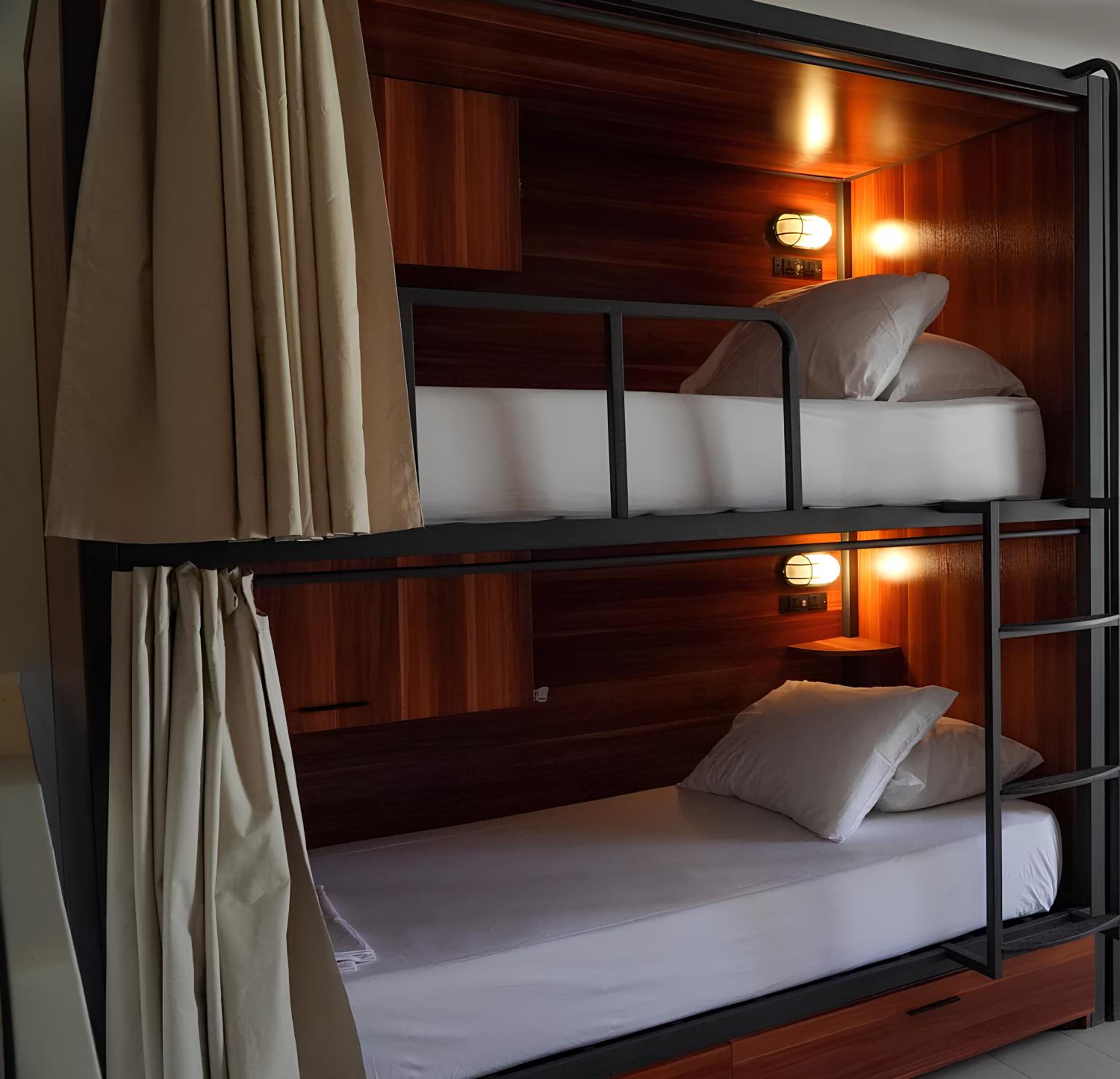 Bed in 6-Bed Female Dormitory Room photo 1
