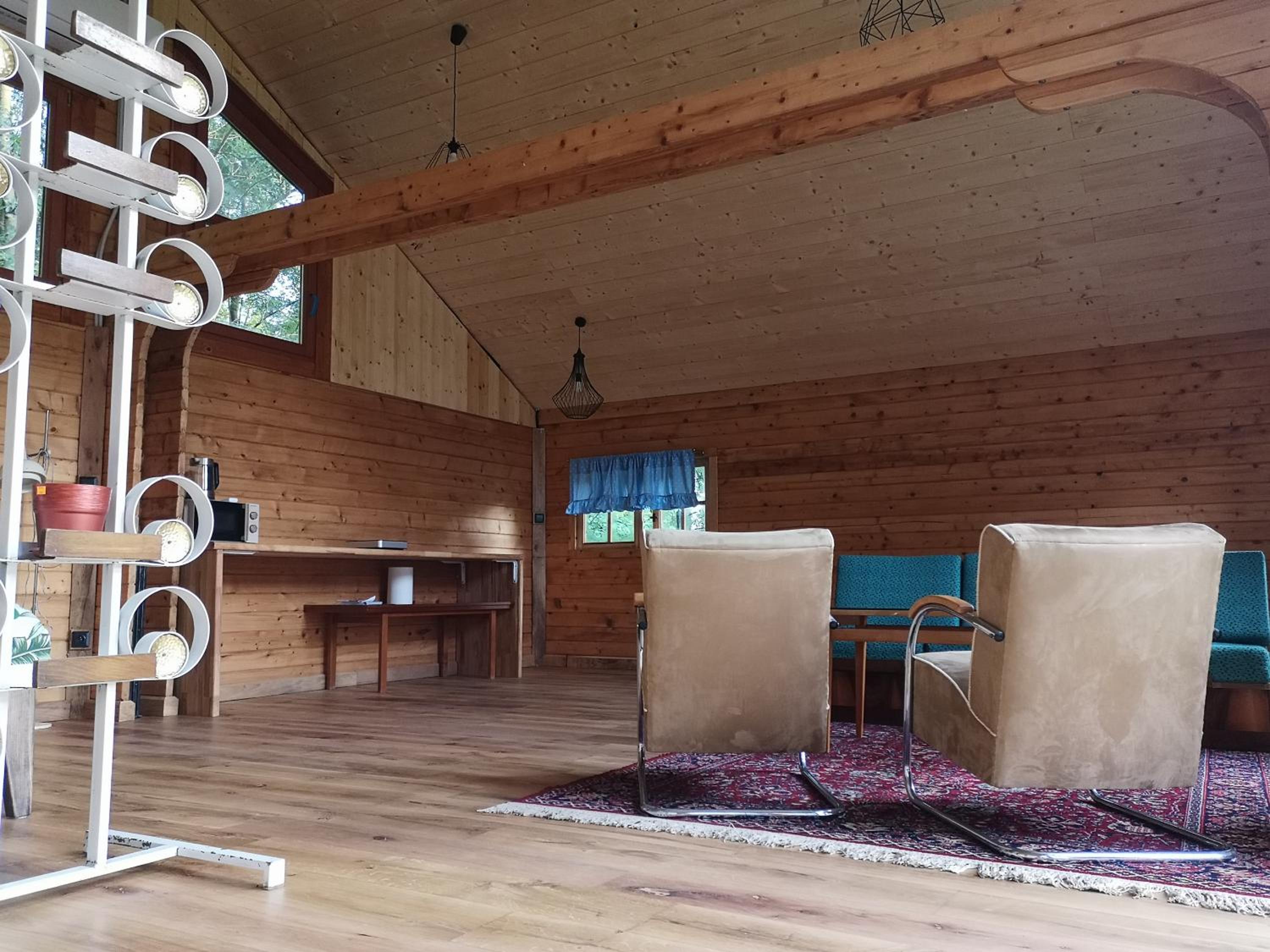 Cottage with Garden View - Photo 5