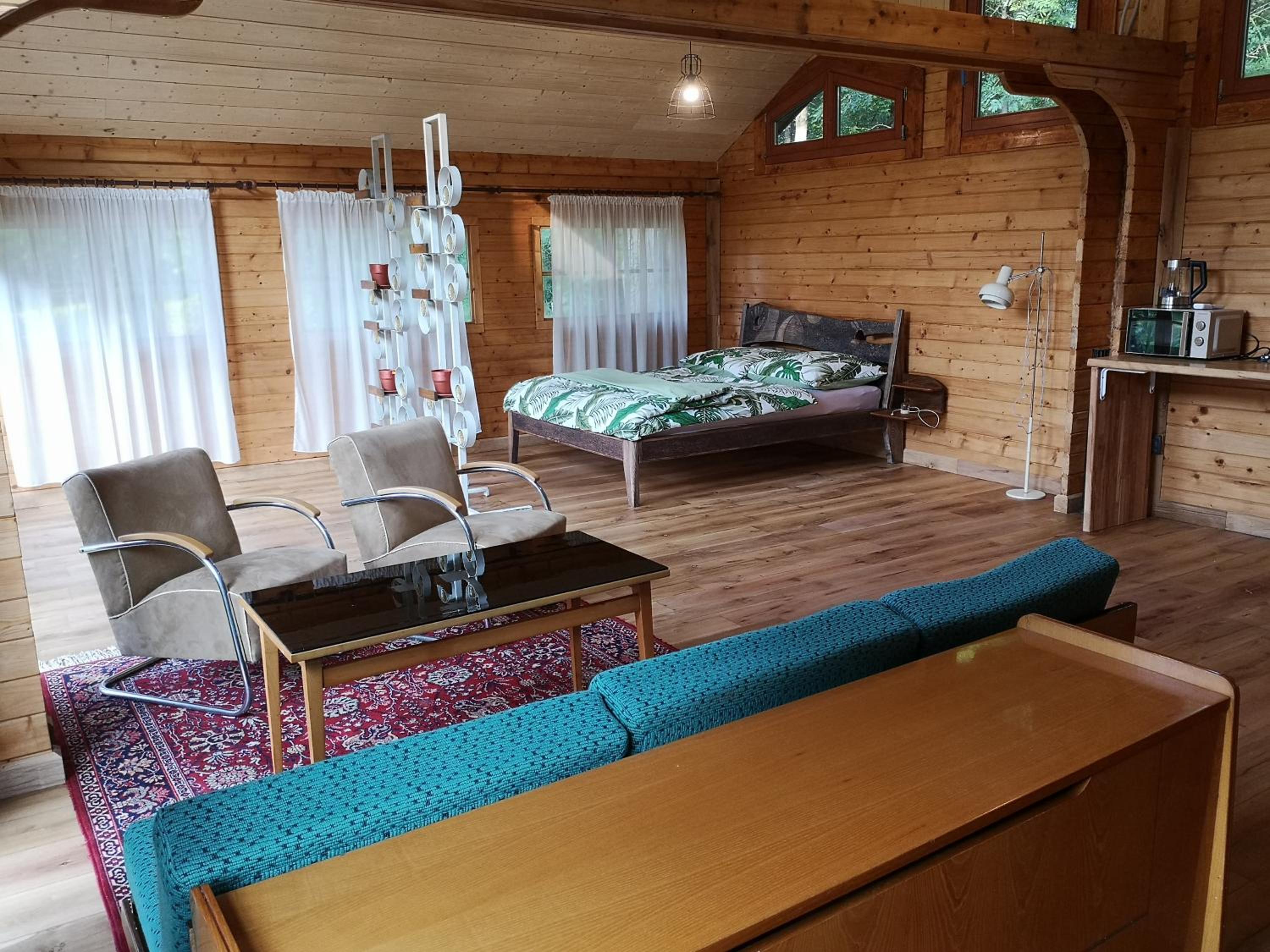 Cottage with Garden View - Photo 2