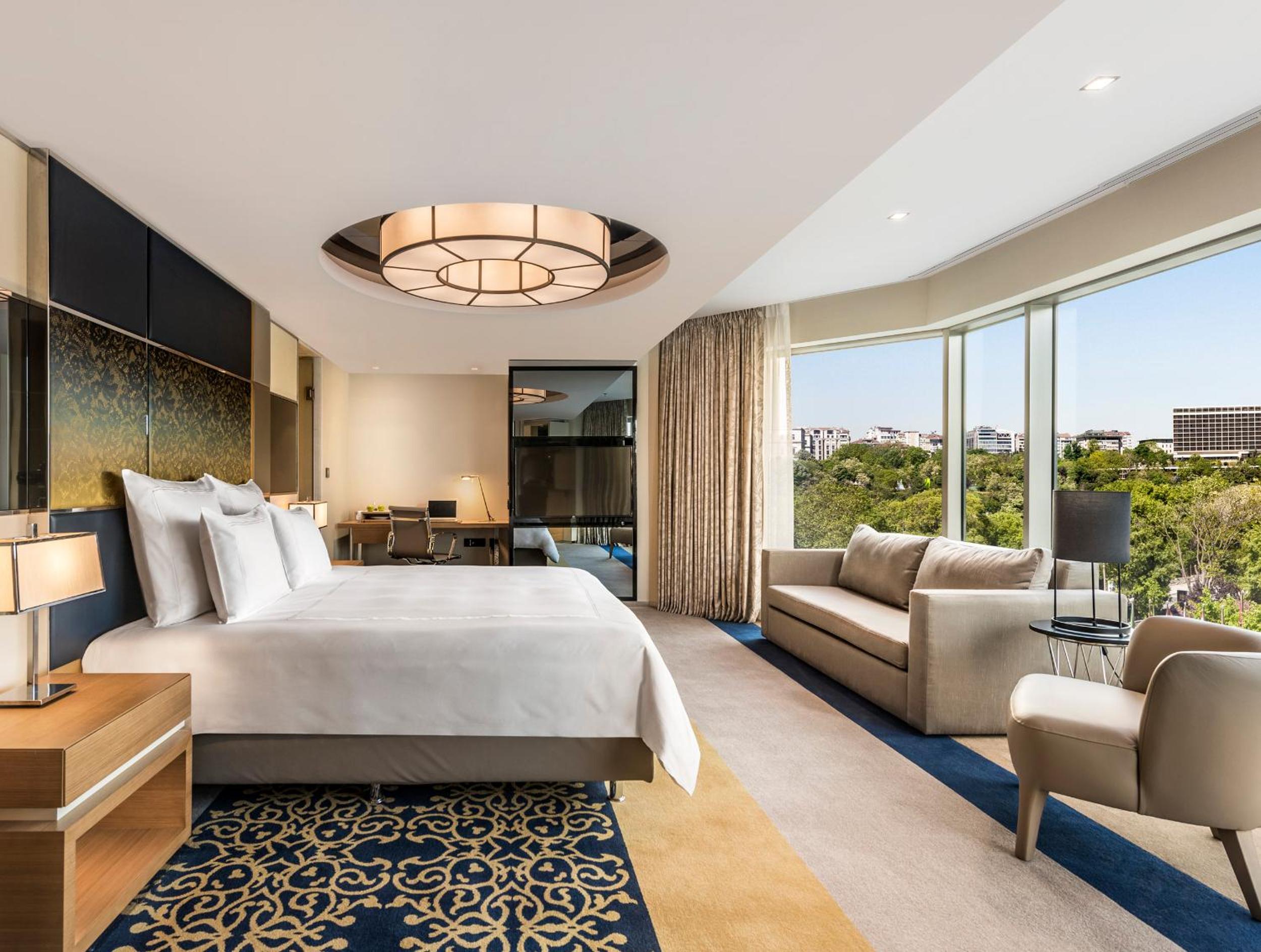 Swiss Executive Corner Room with Garden View and Lounge Access