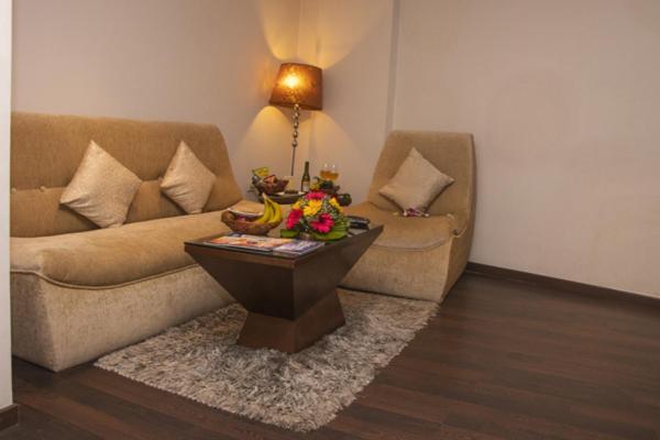 Suite - Photo 5