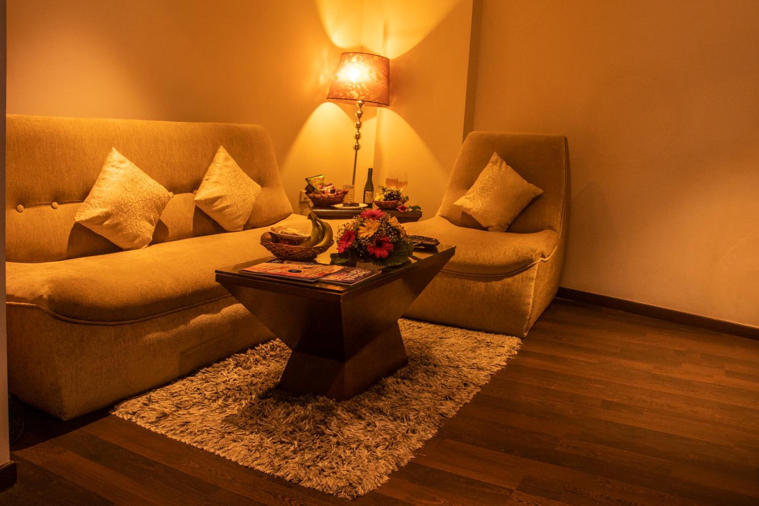 Suite - Photo 9