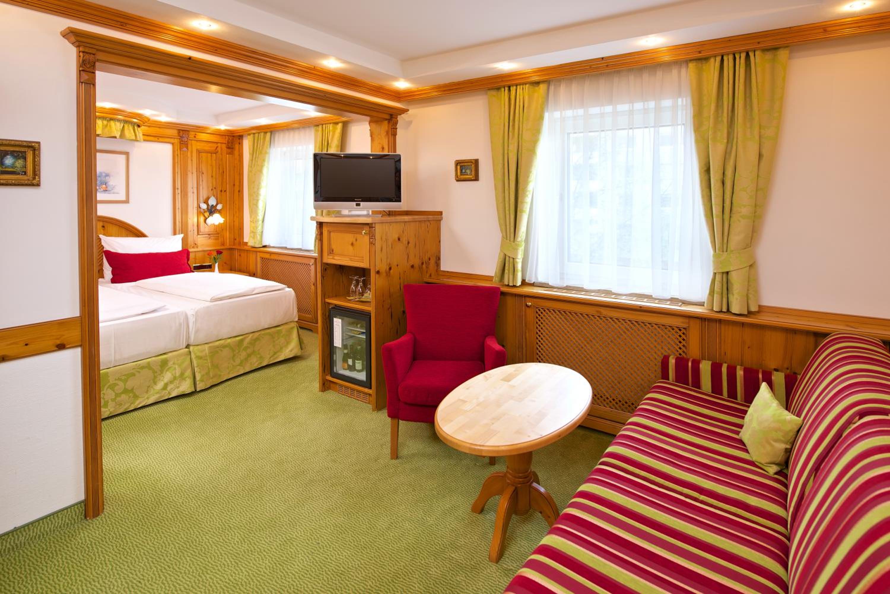 Junior Suite with Street View photo 3