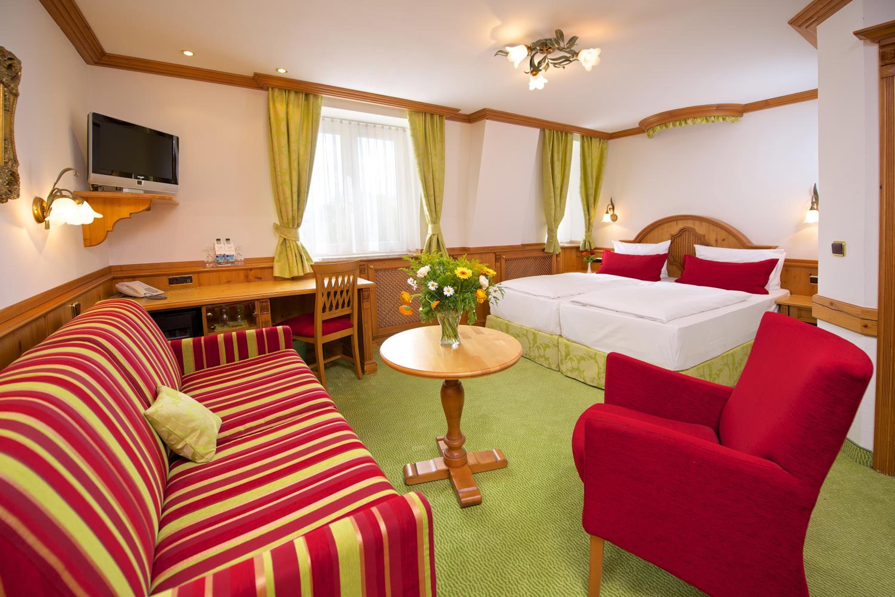 Junior Suite with Street View photo 1