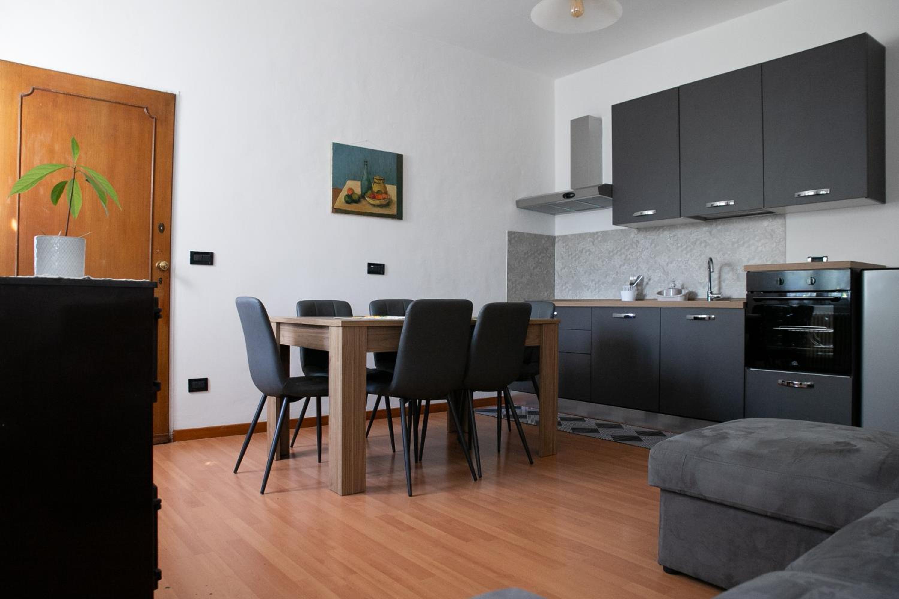 Family Two-Bedroom Apartment with View photo 2