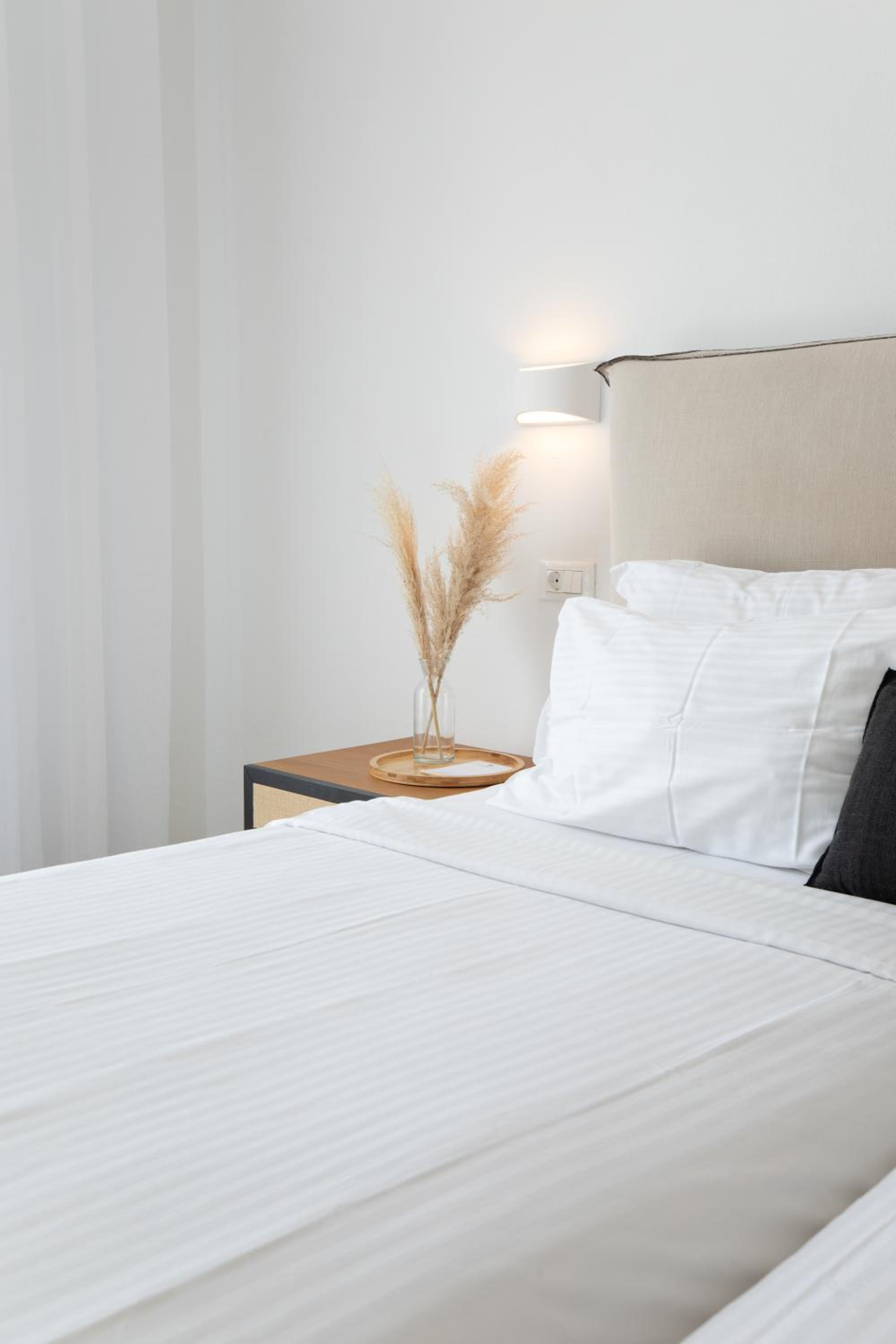 Deluxe Triple Room with Side Sea View - Photo 6