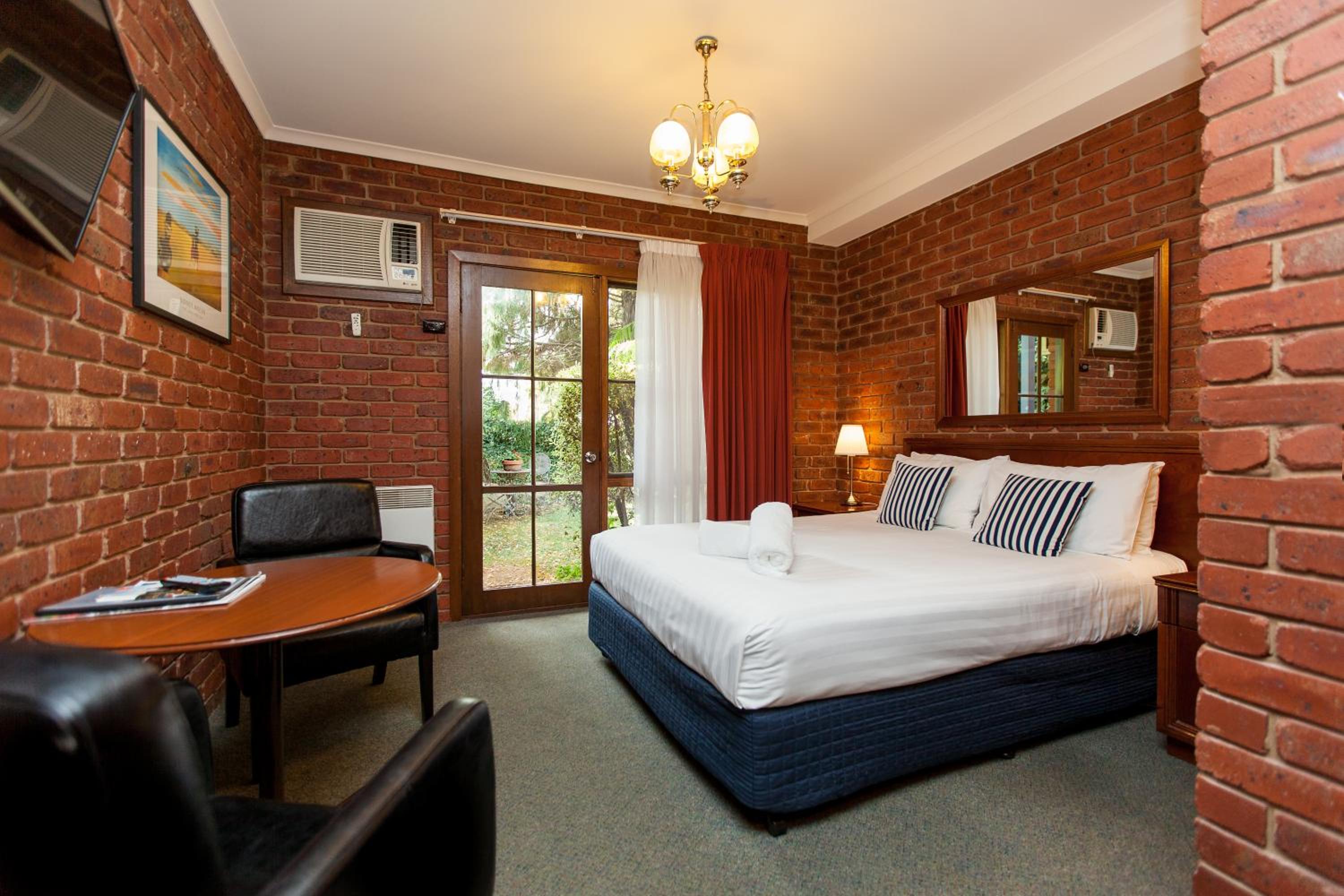 Standard Double or Twin Room photo 2