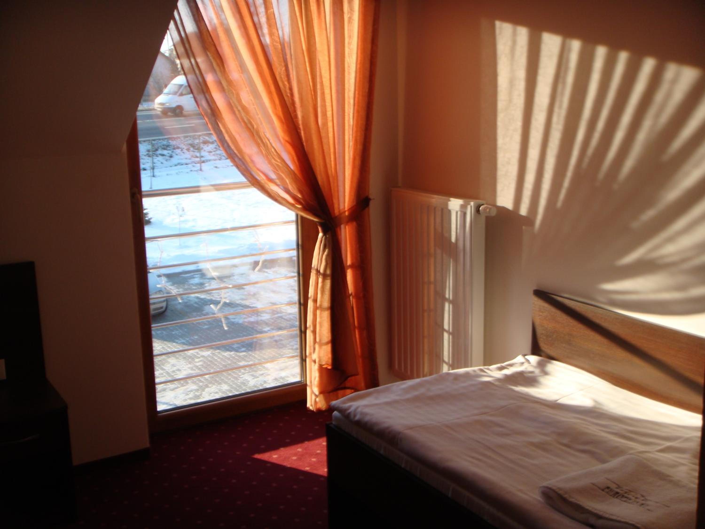 Twin Room - Photo 2