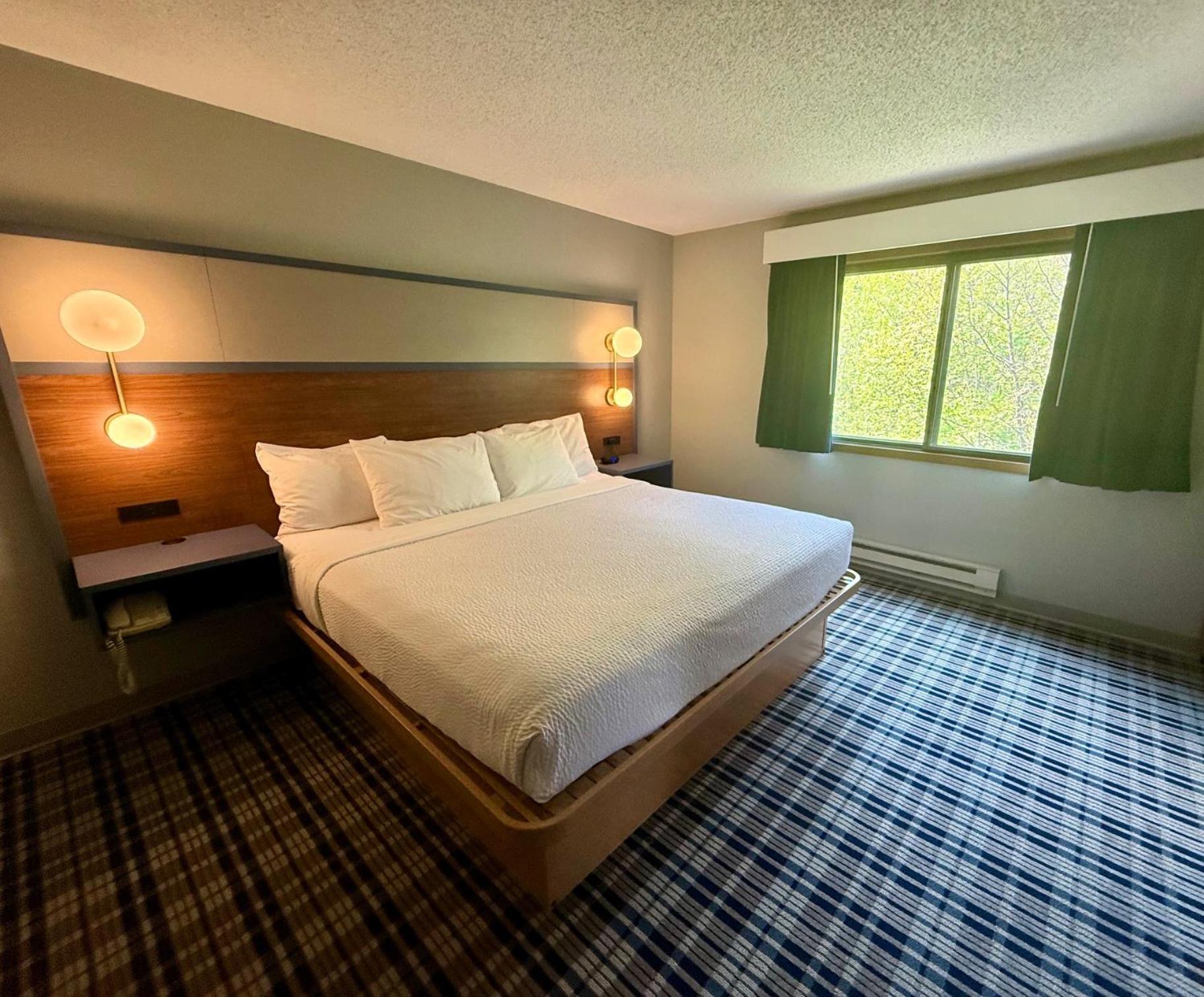 Two-Bedroom Suite - Non-Smoking photo 2