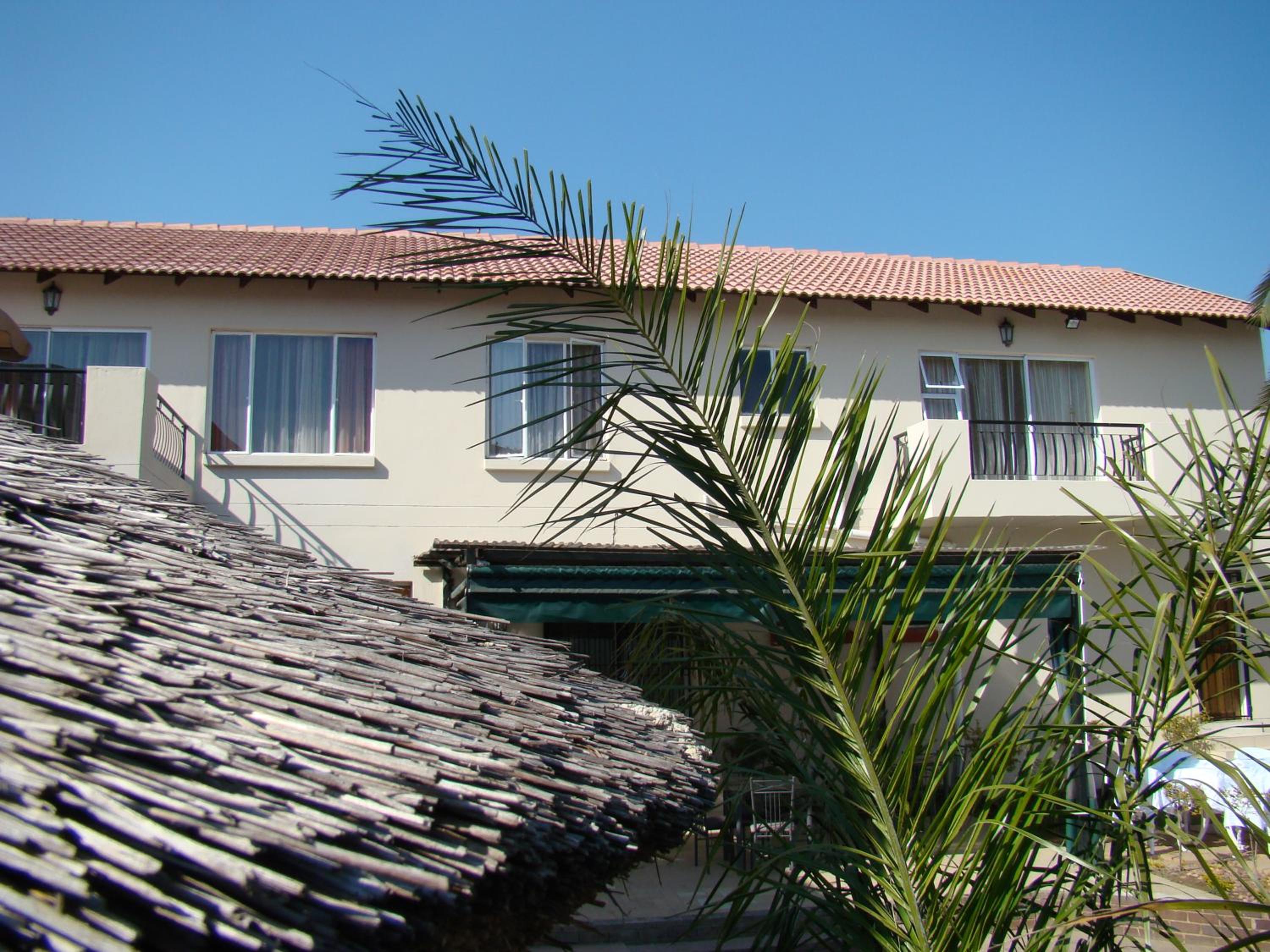 Two-Bedroom Cottage 2 - Photo 2