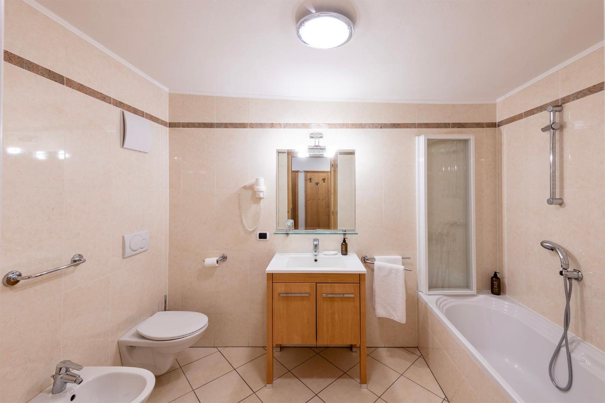 Superior One-Bedroom Apartment
