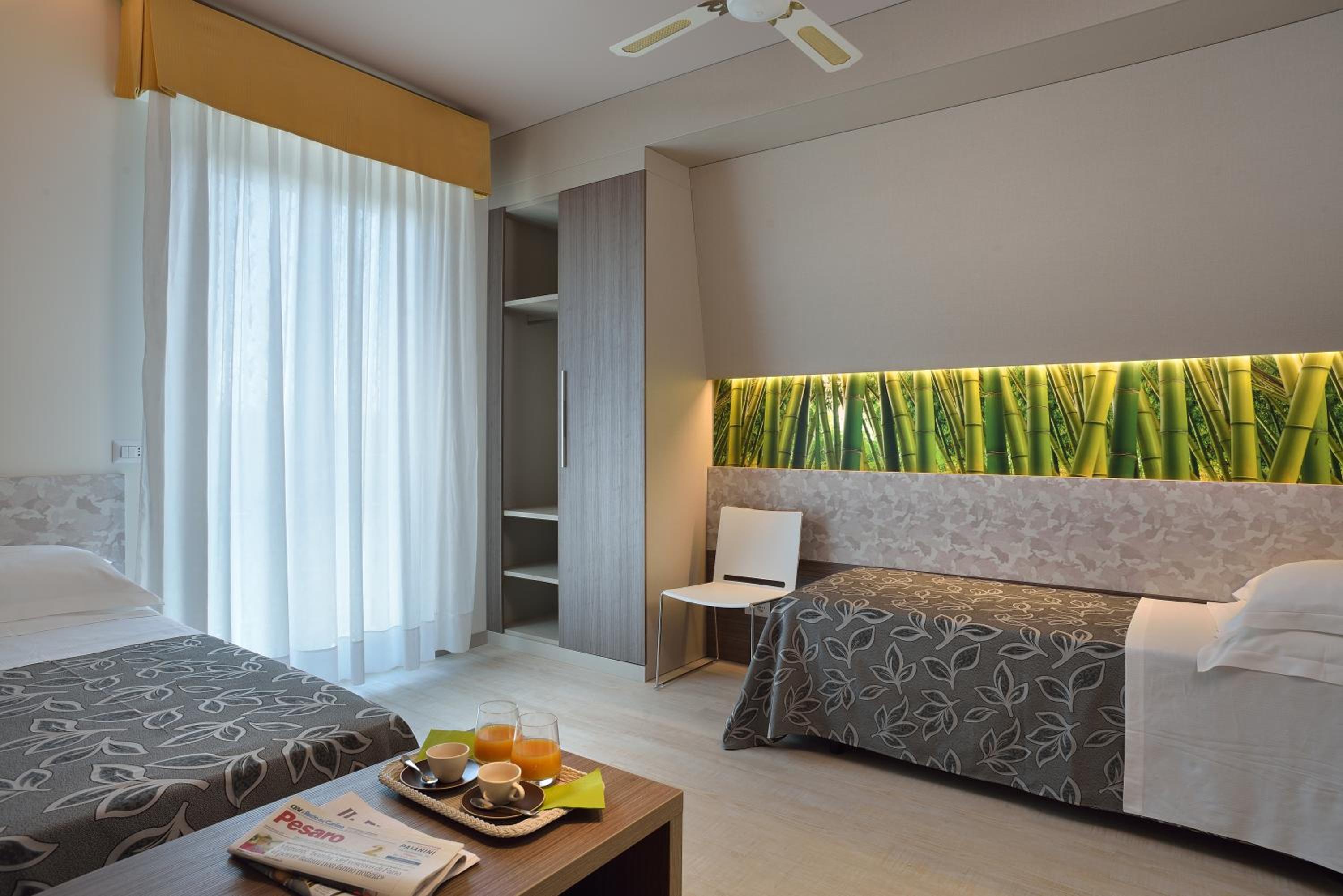 Triple Room with Lateral Sea View Deluxe photo 1