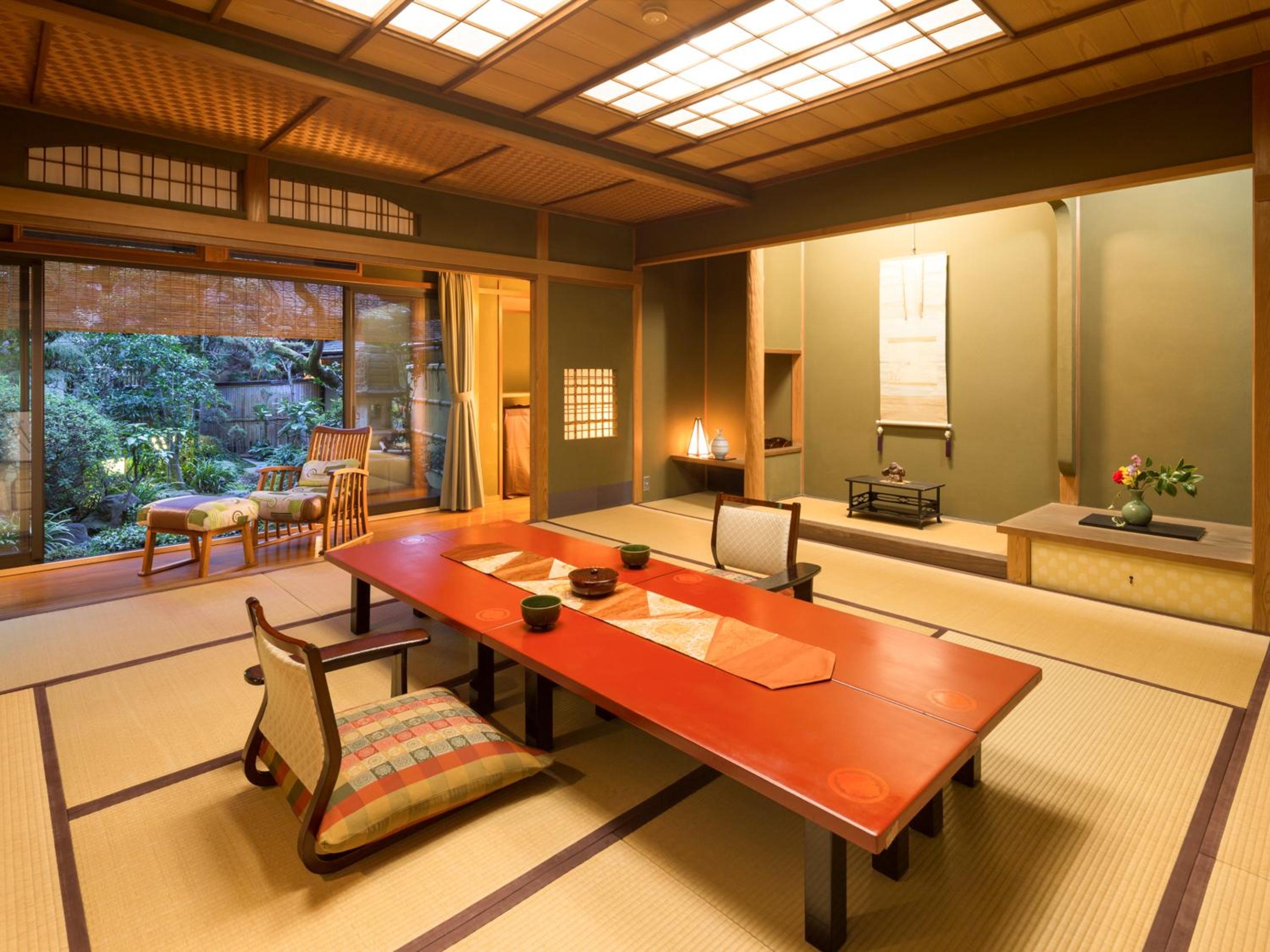 Family Room with Garden View