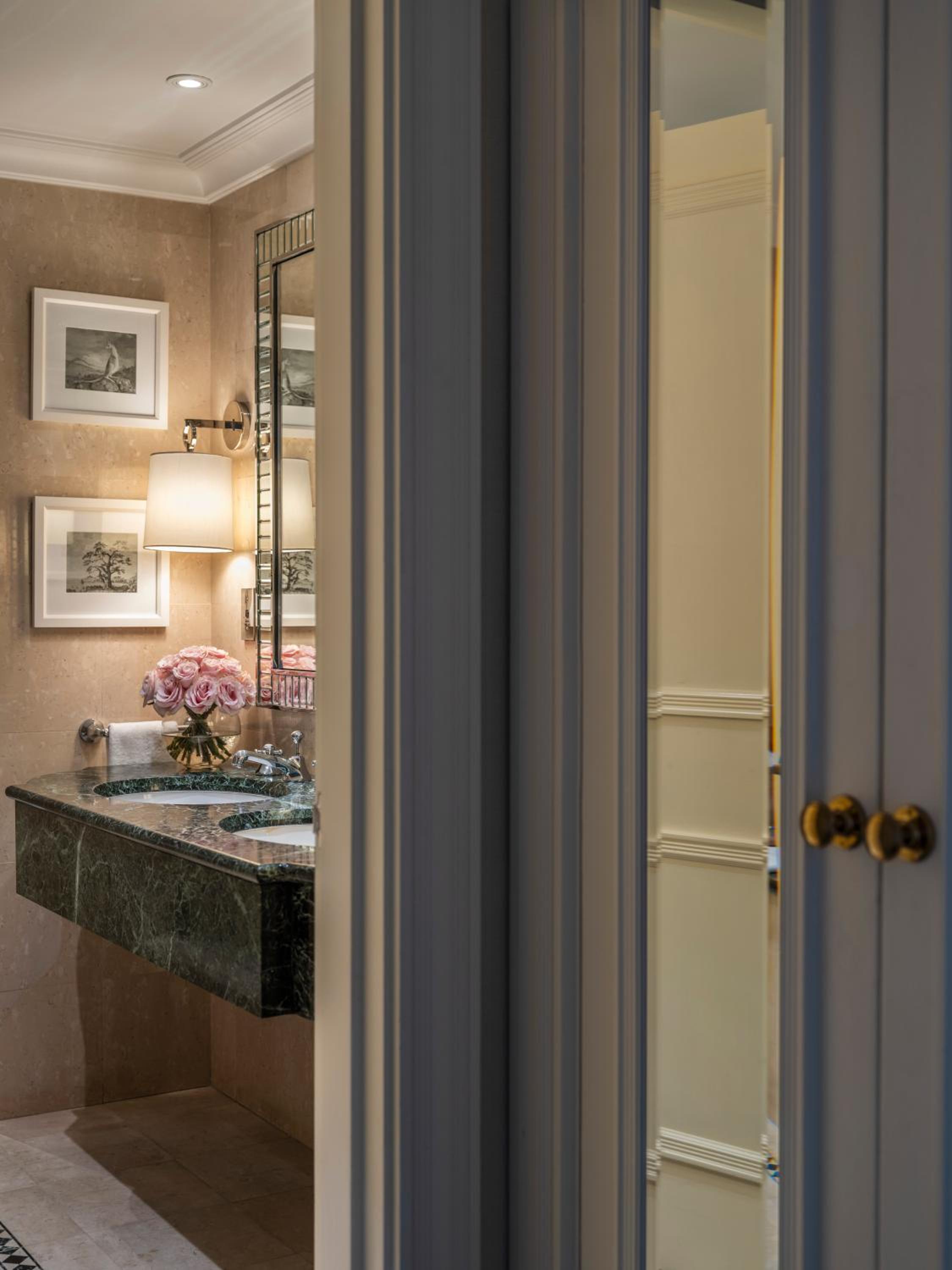 One-Bedroom Suite City Terrace