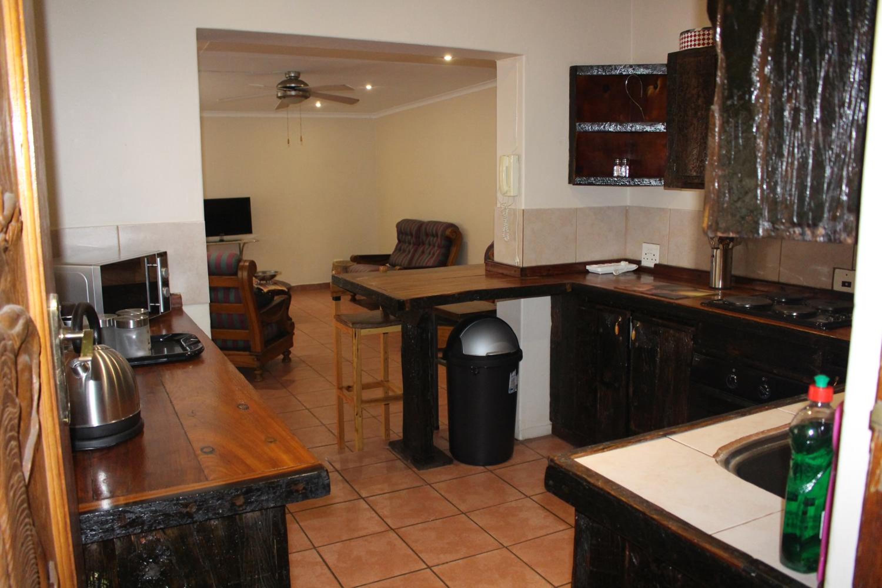 One-Bedroom House - Photo 3