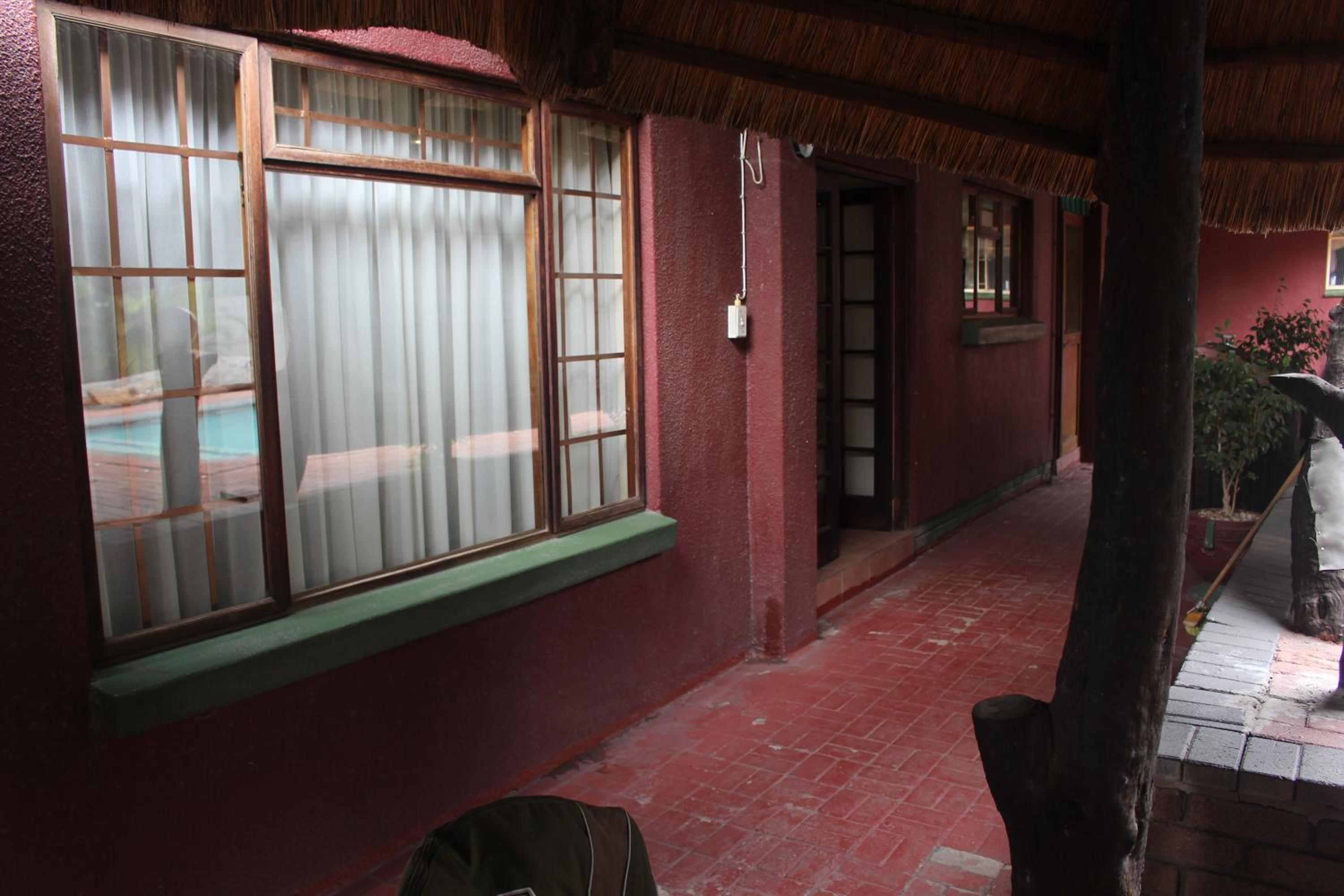 One-Bedroom House - Photo 23