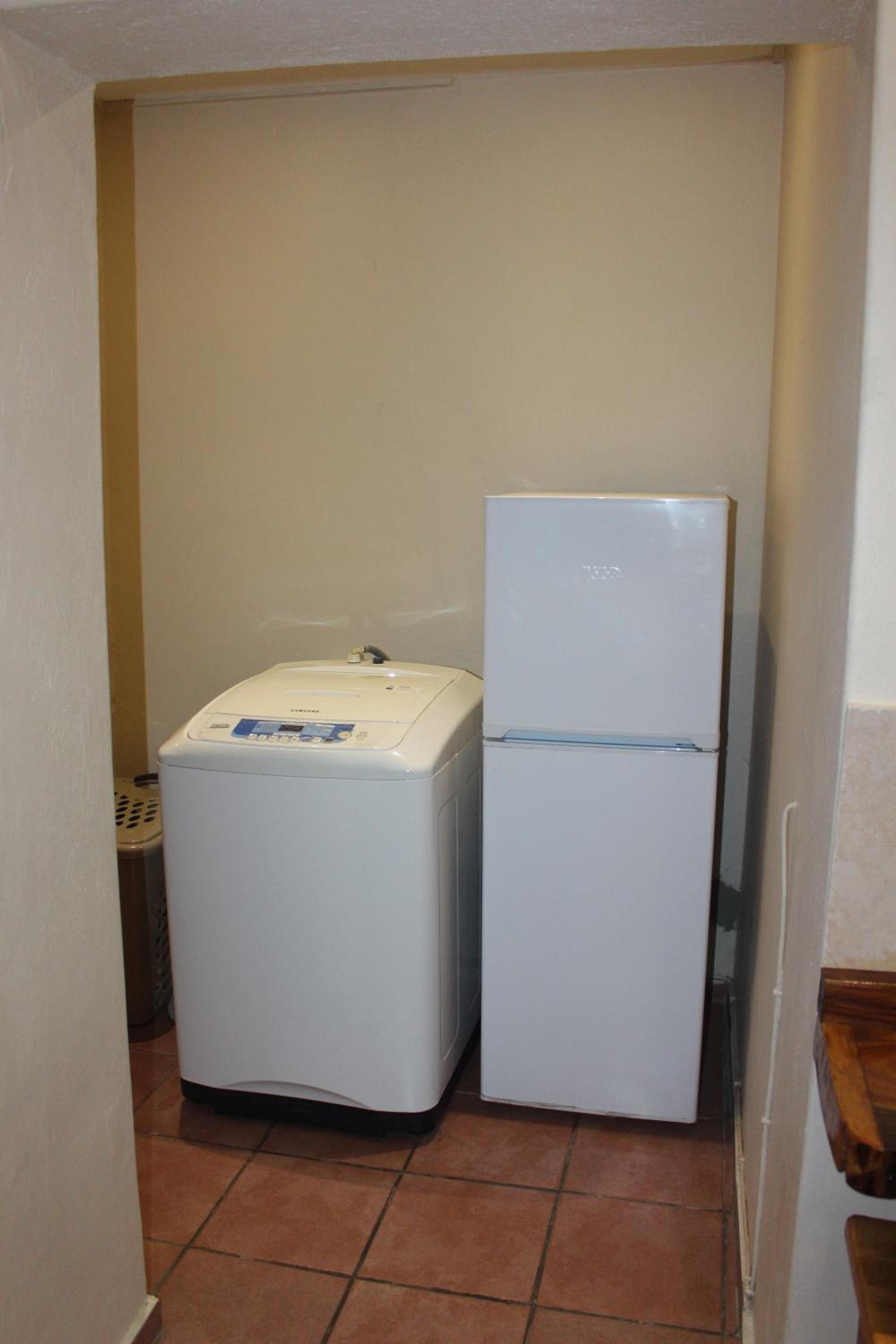 One-Bedroom House - Photo 22