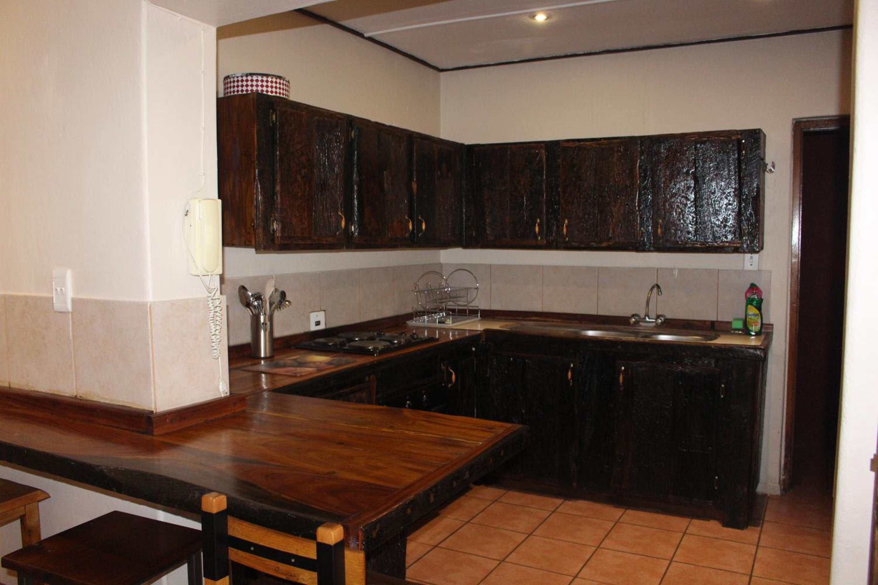 One-Bedroom House - Photo 20