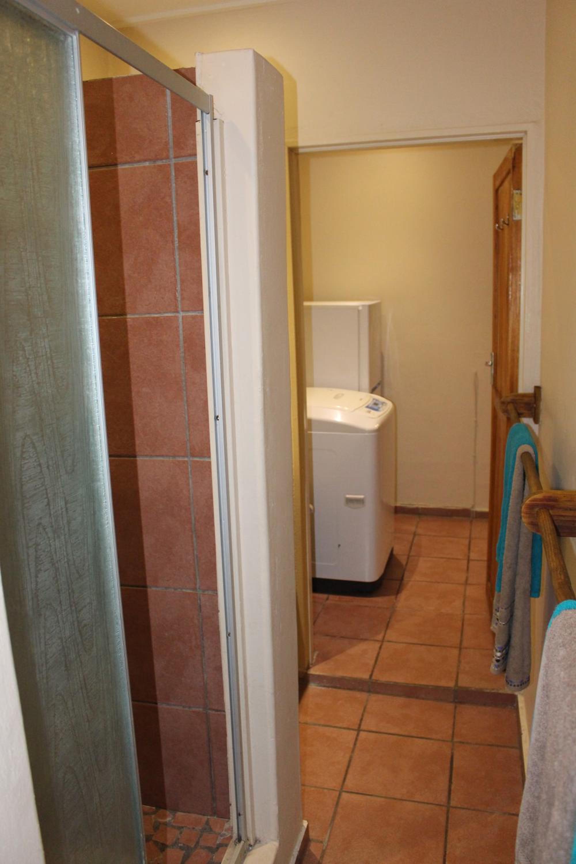 One-Bedroom House - Photo 15