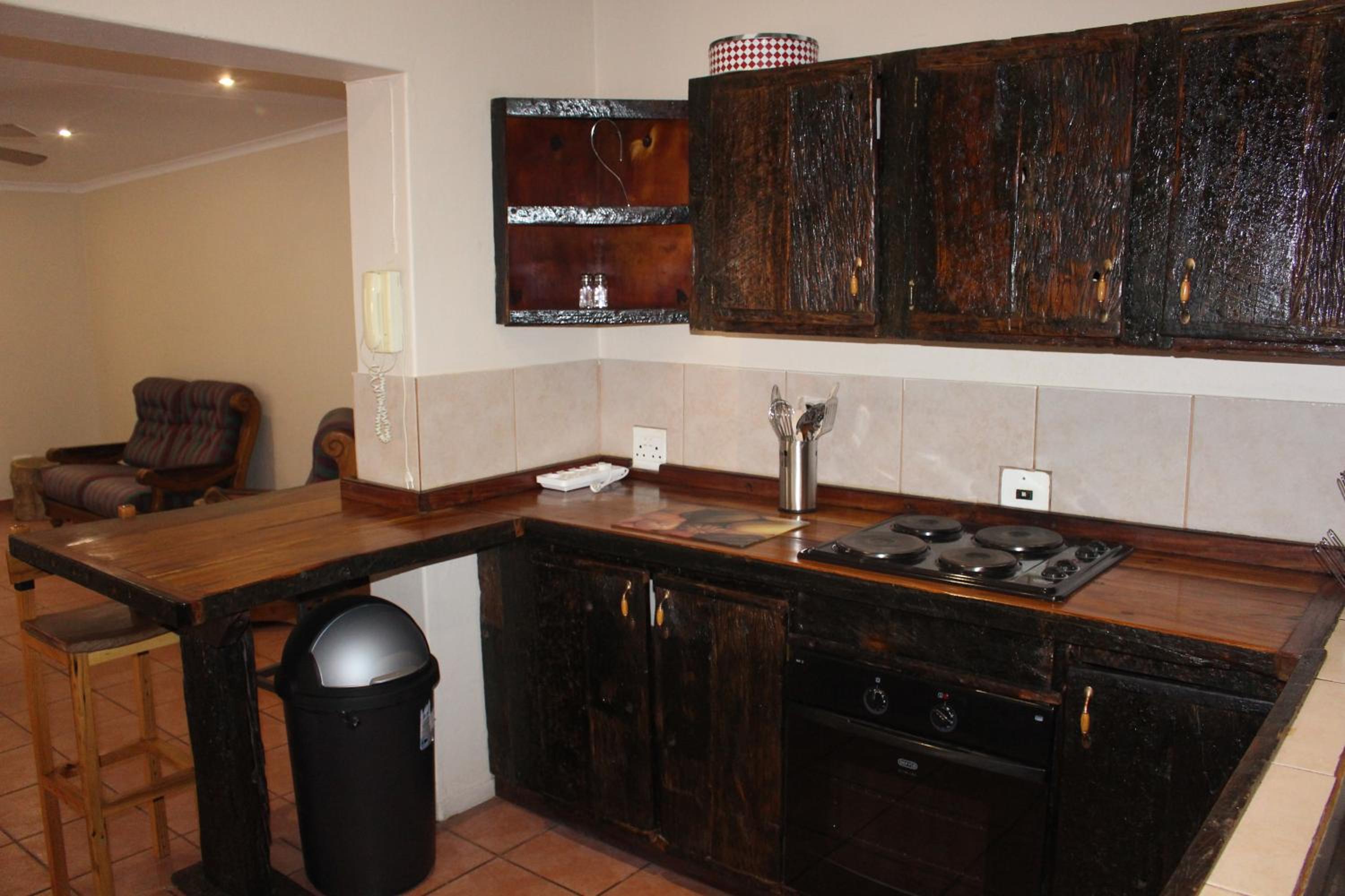 One-Bedroom House - Photo 17