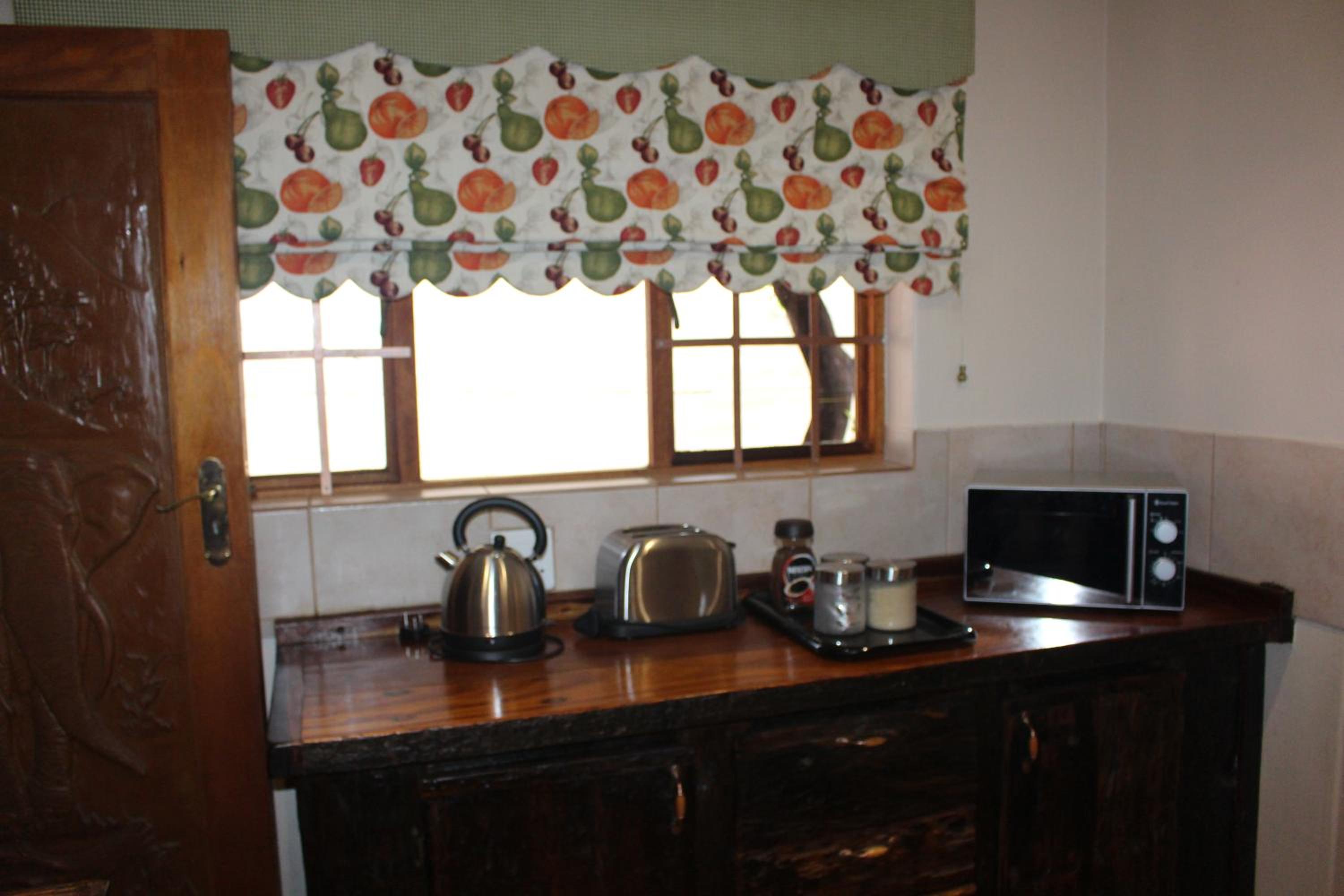 One-Bedroom House - Photo 18