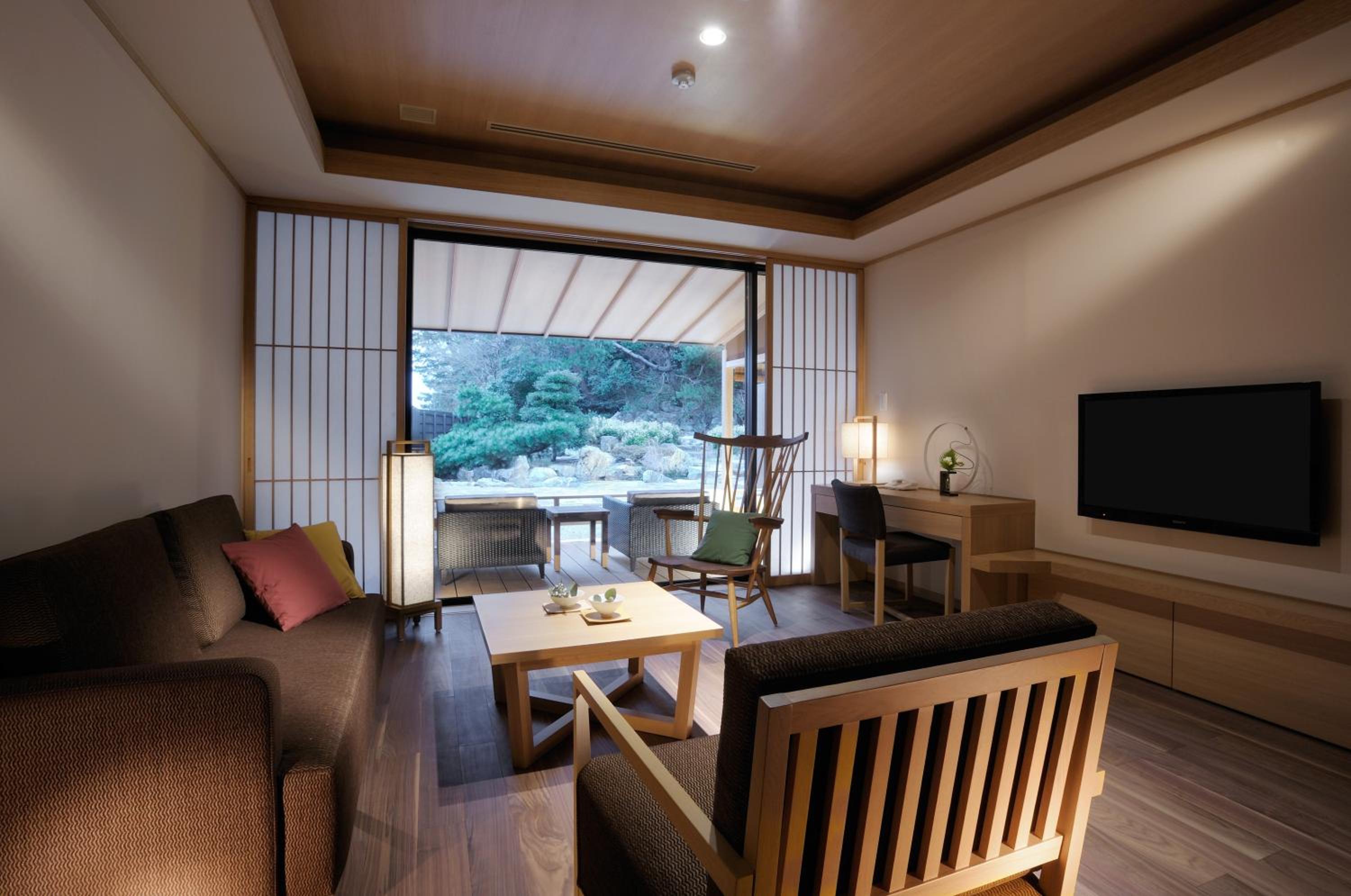 Premium Suite with Open-Air Bath - Non-Smoking - Photo 3