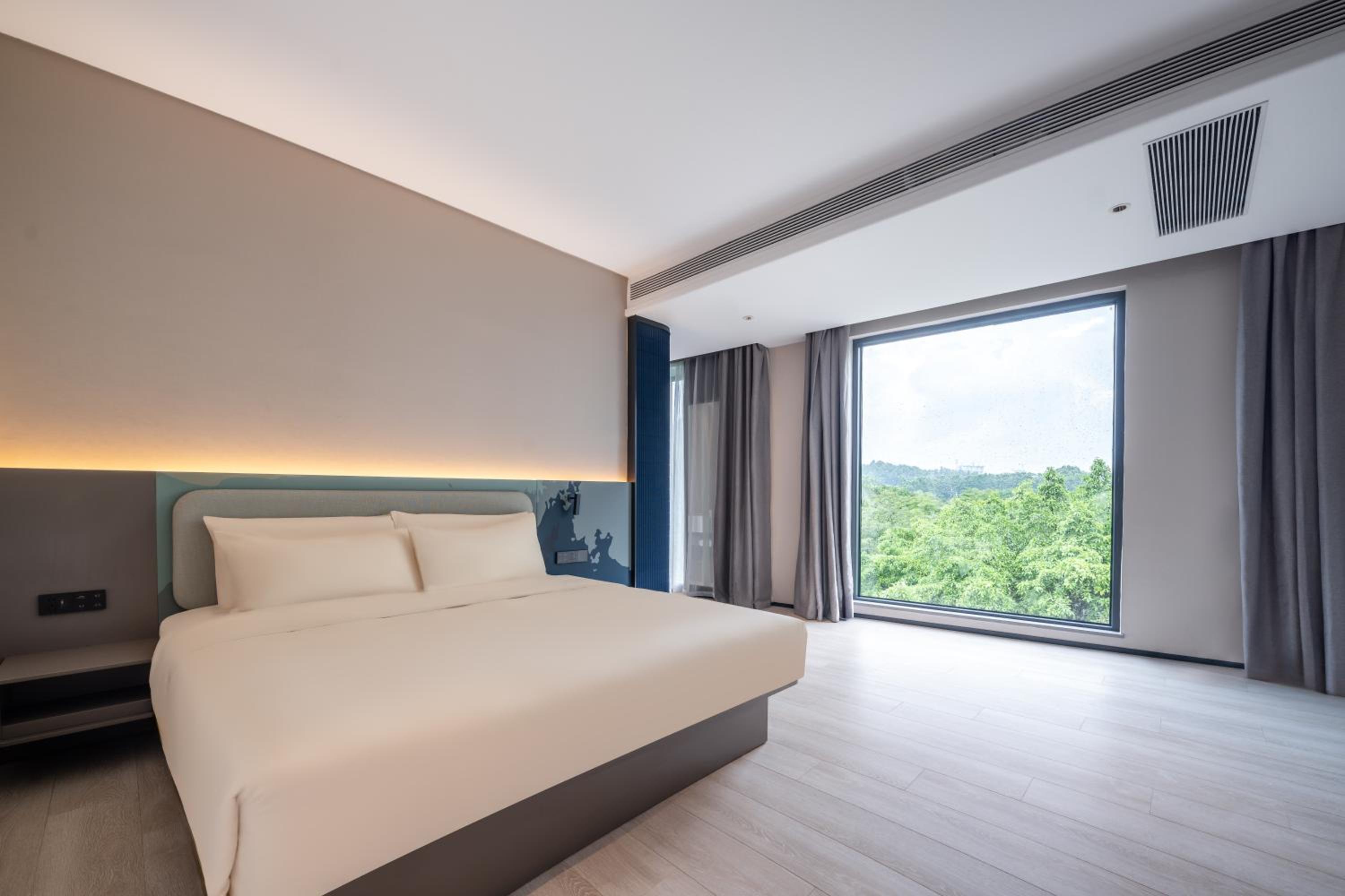 King Room with Garden View photo 1