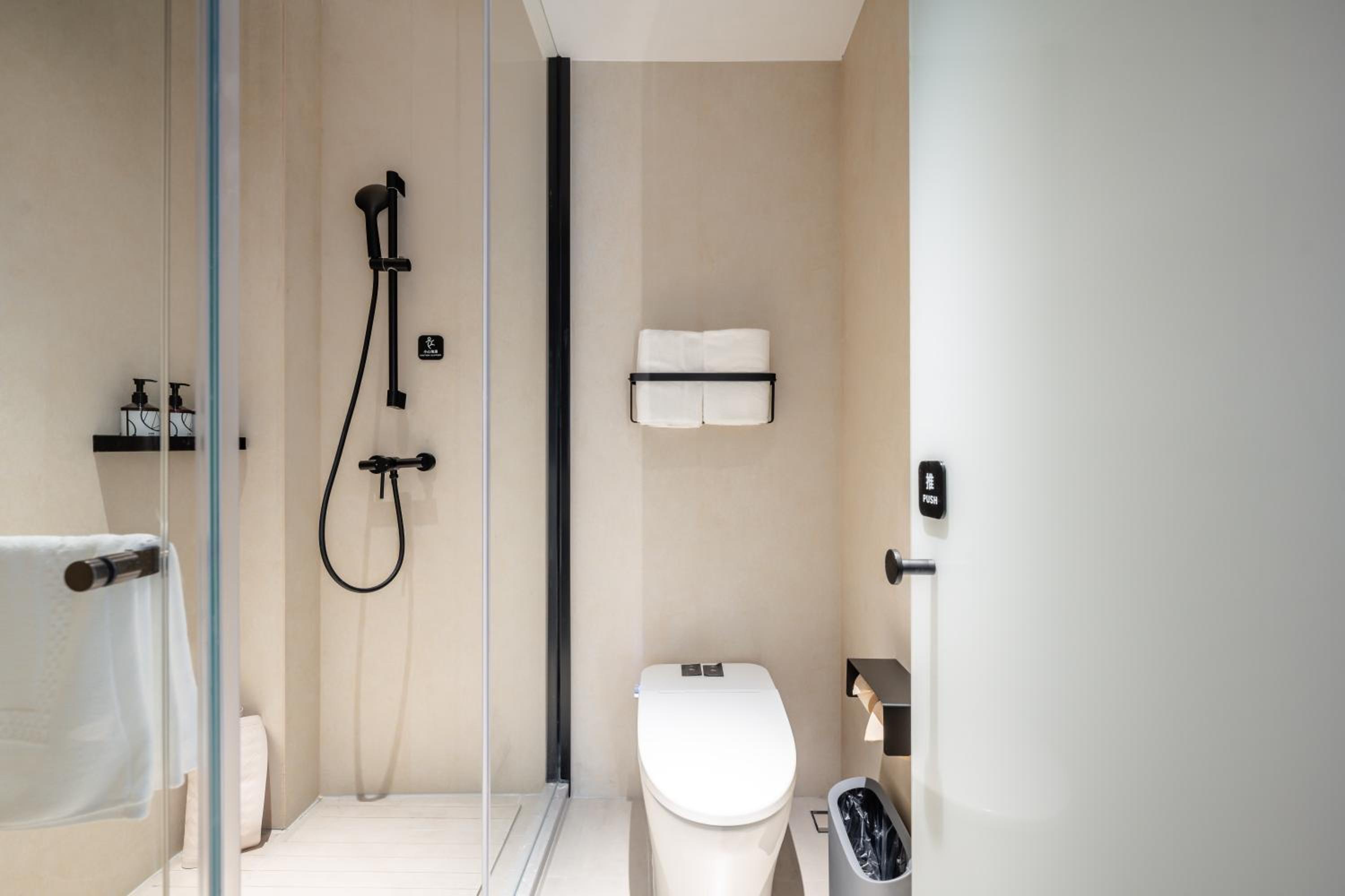 Standard Double or Twin Room photo 2
